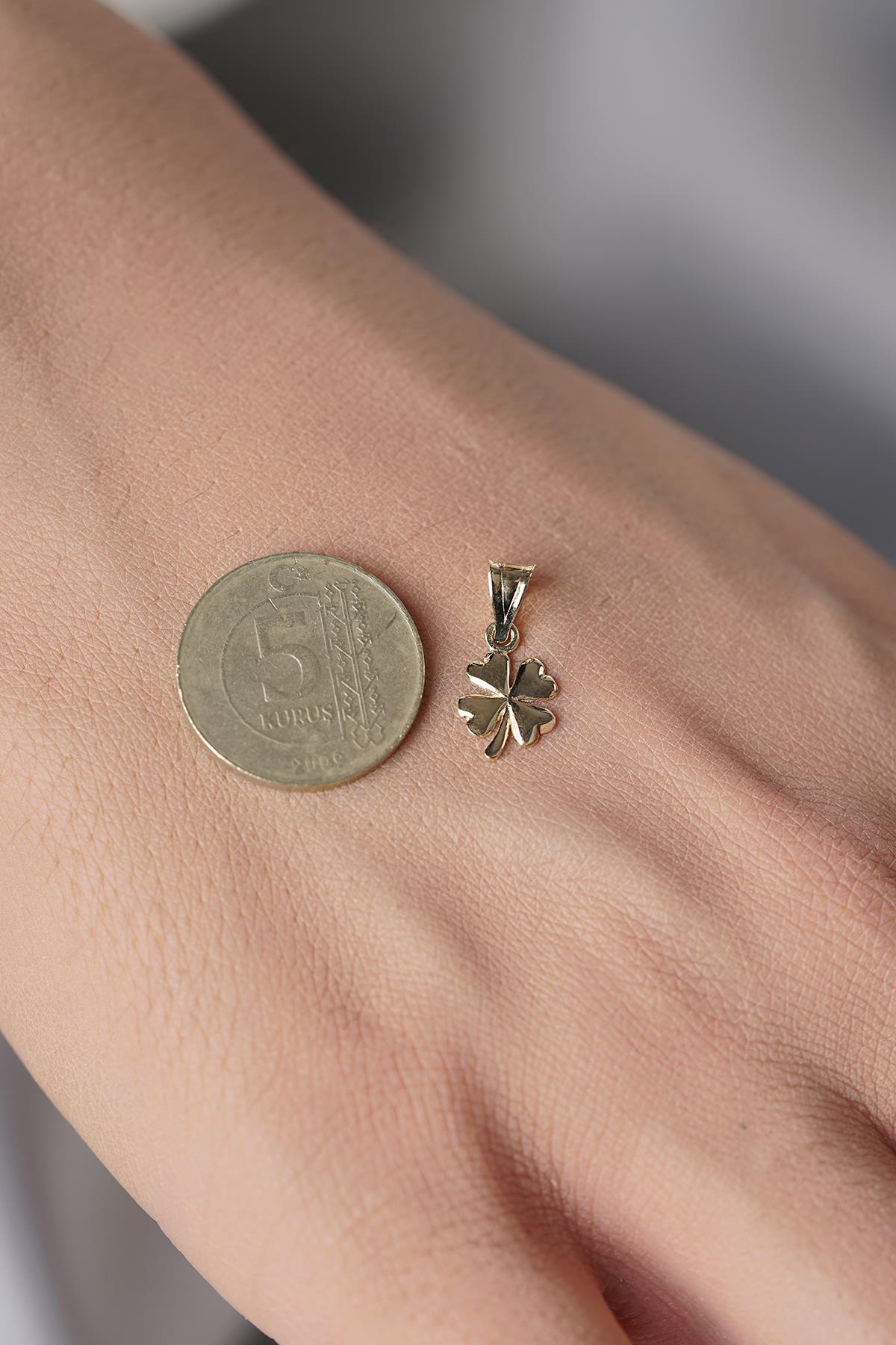 14K Gold Mini Clover Pendant