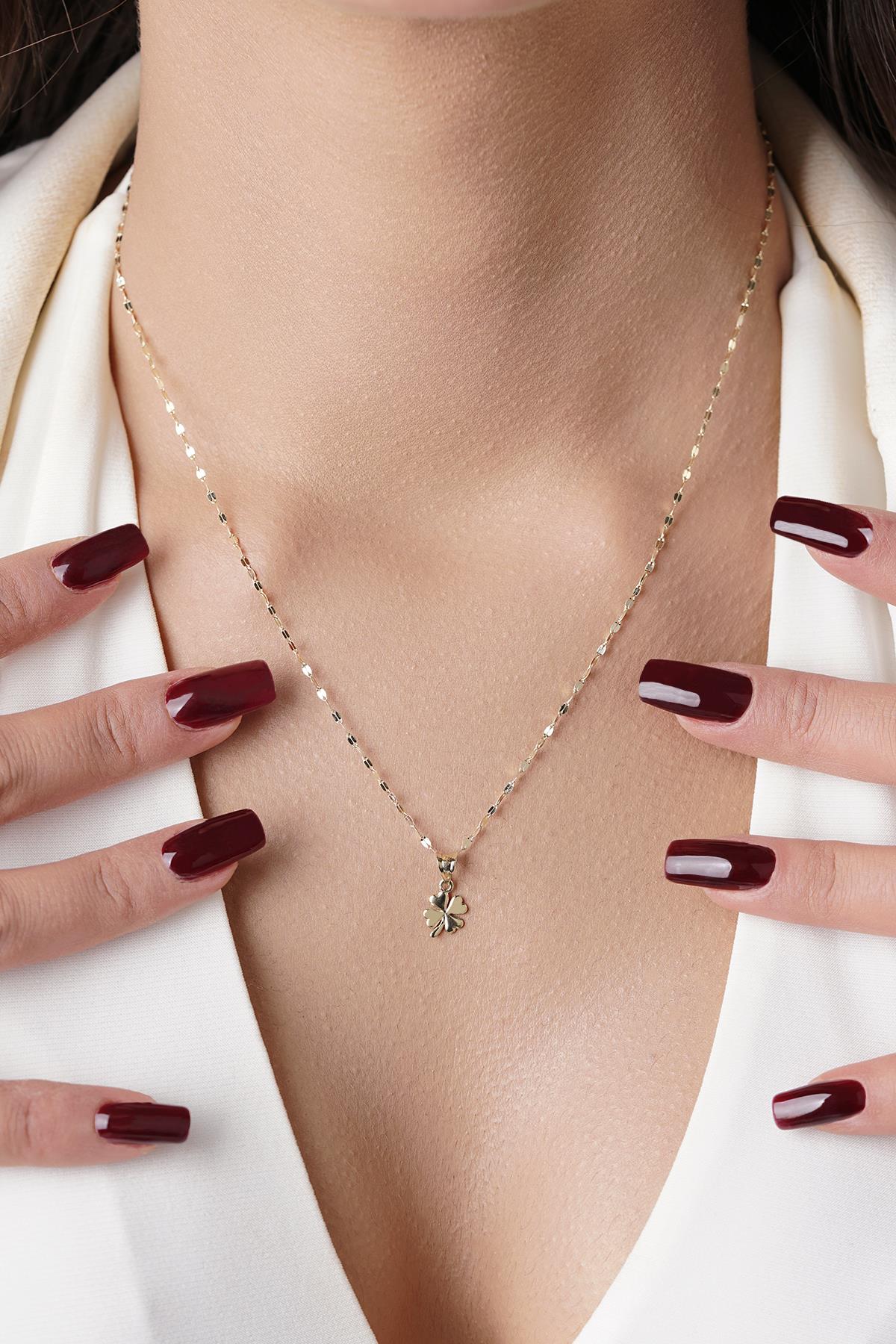 14K Gold Mirror Chain Clover Necklace