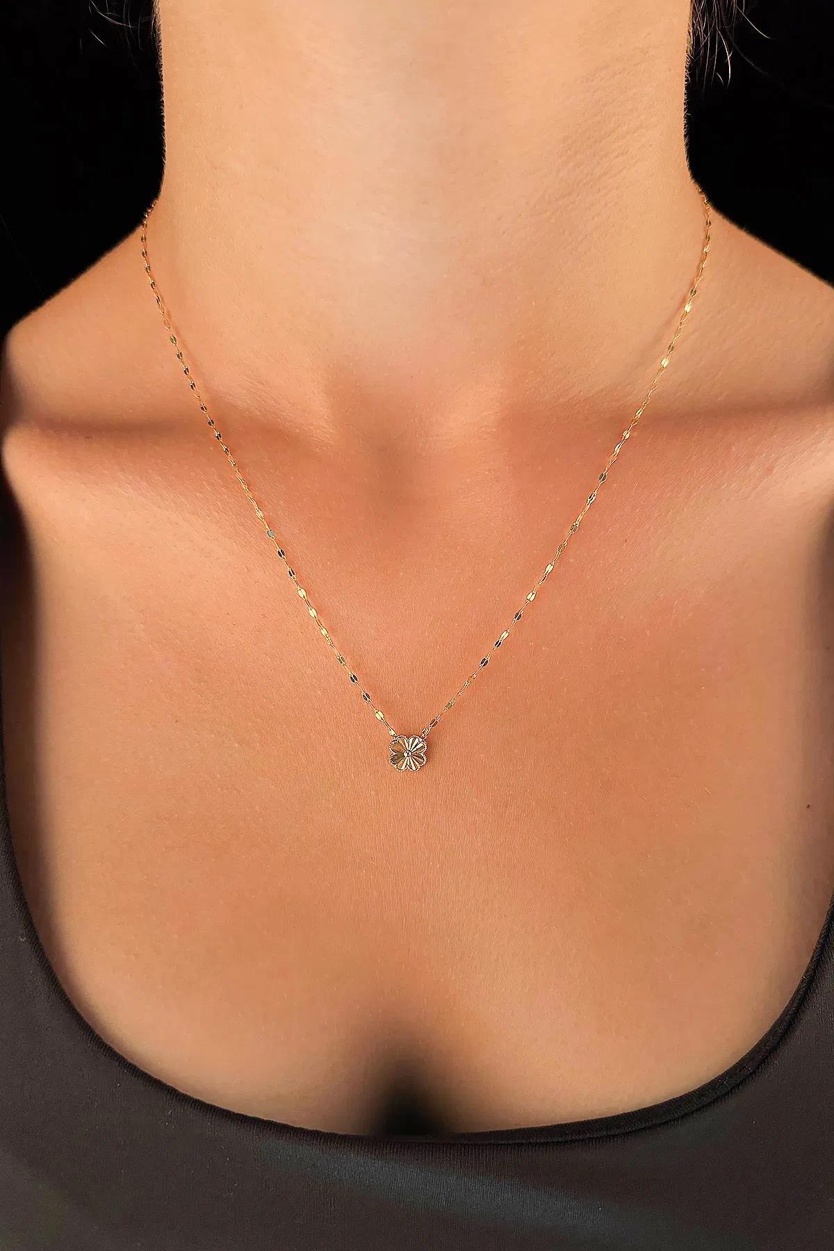 14K Gold Mirror Chain Sunburst Clover Necklace
