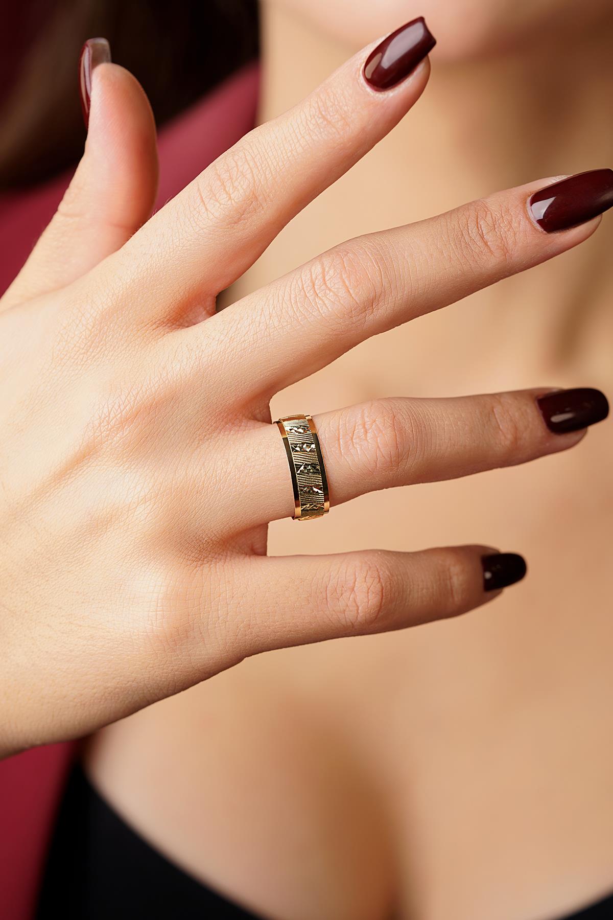 14K Gold Mochi Wedding Band