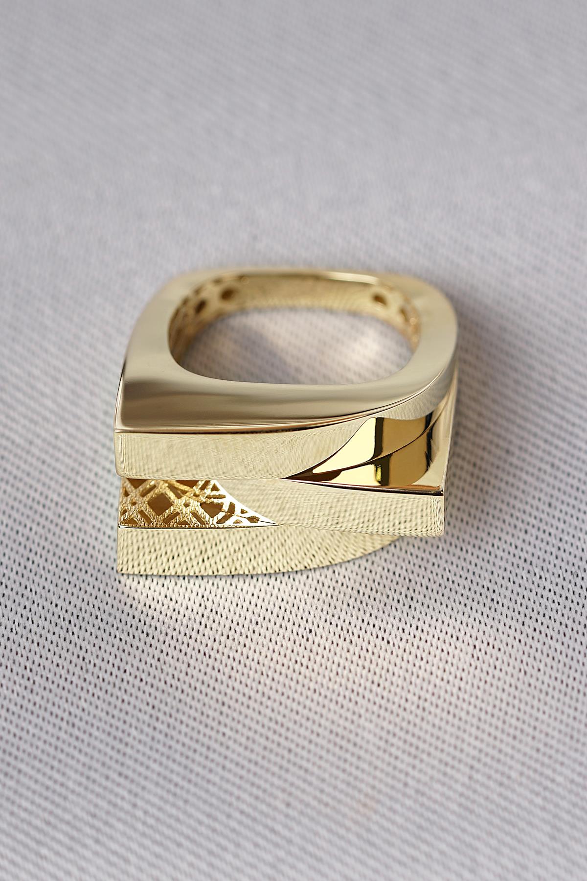 14K Gold Modern Asymmetrical Band