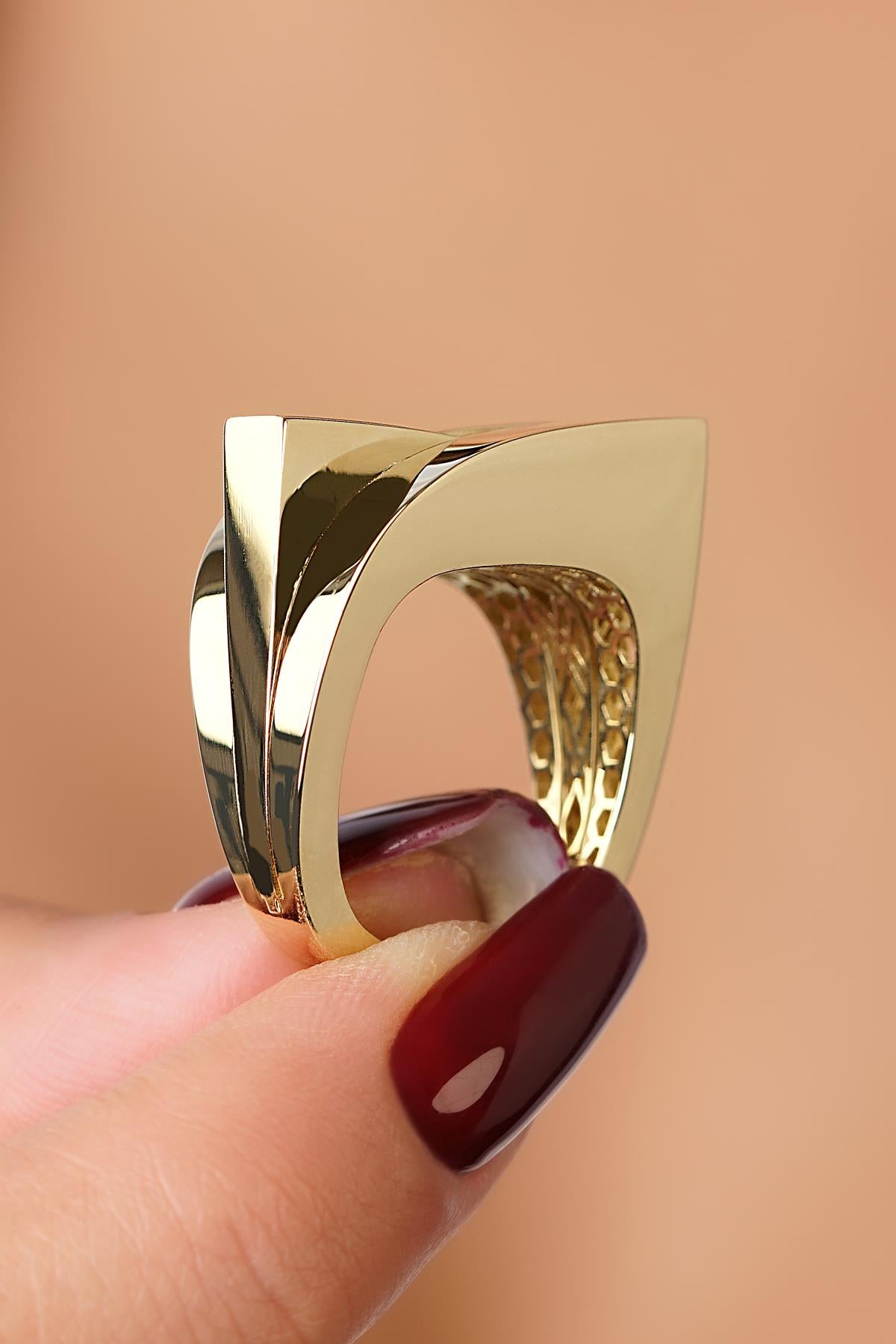 14K Gold Modern Asymmetrical Band