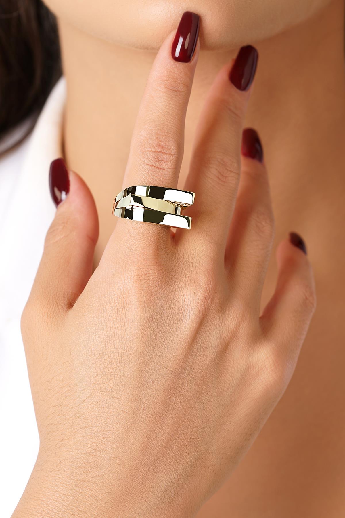 14K Gold Modern Asymmetrical Band