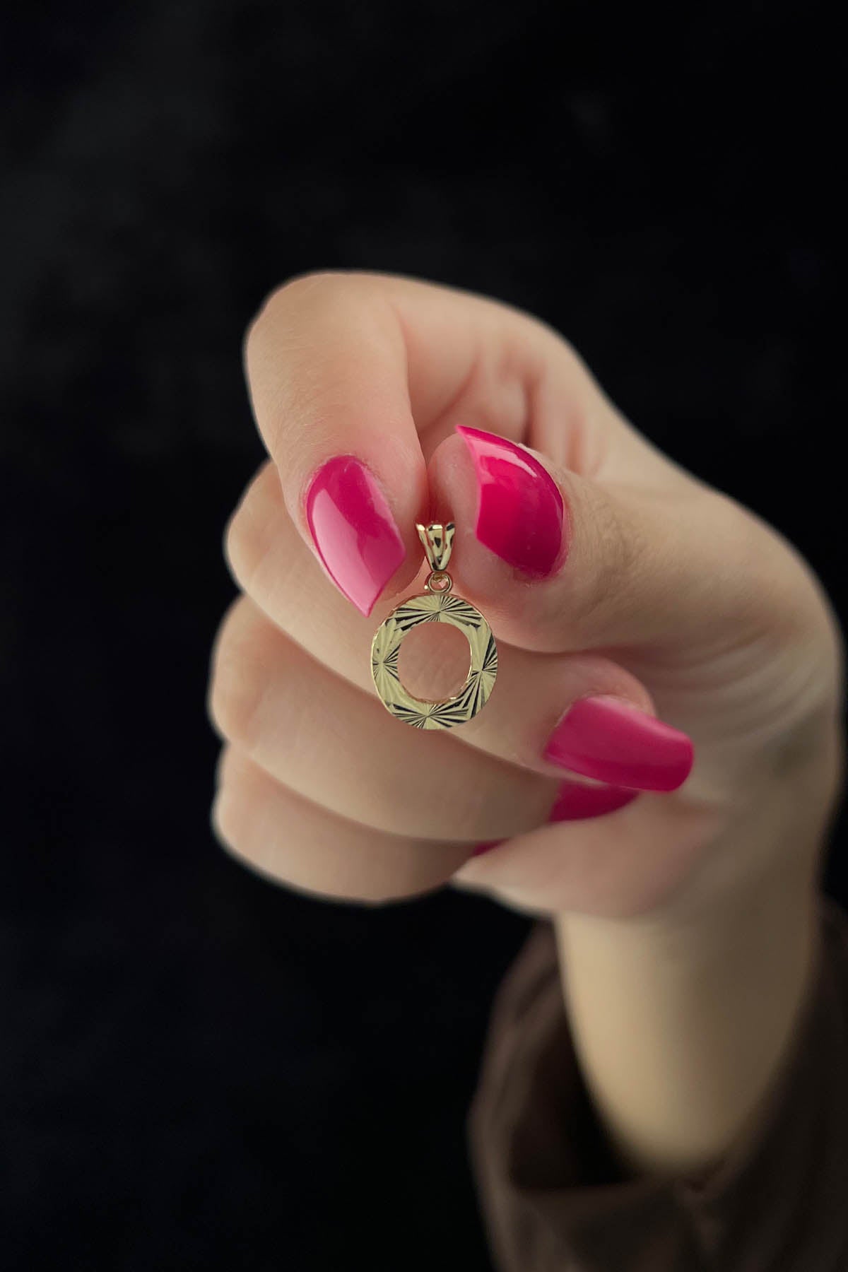 14K Gold O Letter Mini Shine Pendant