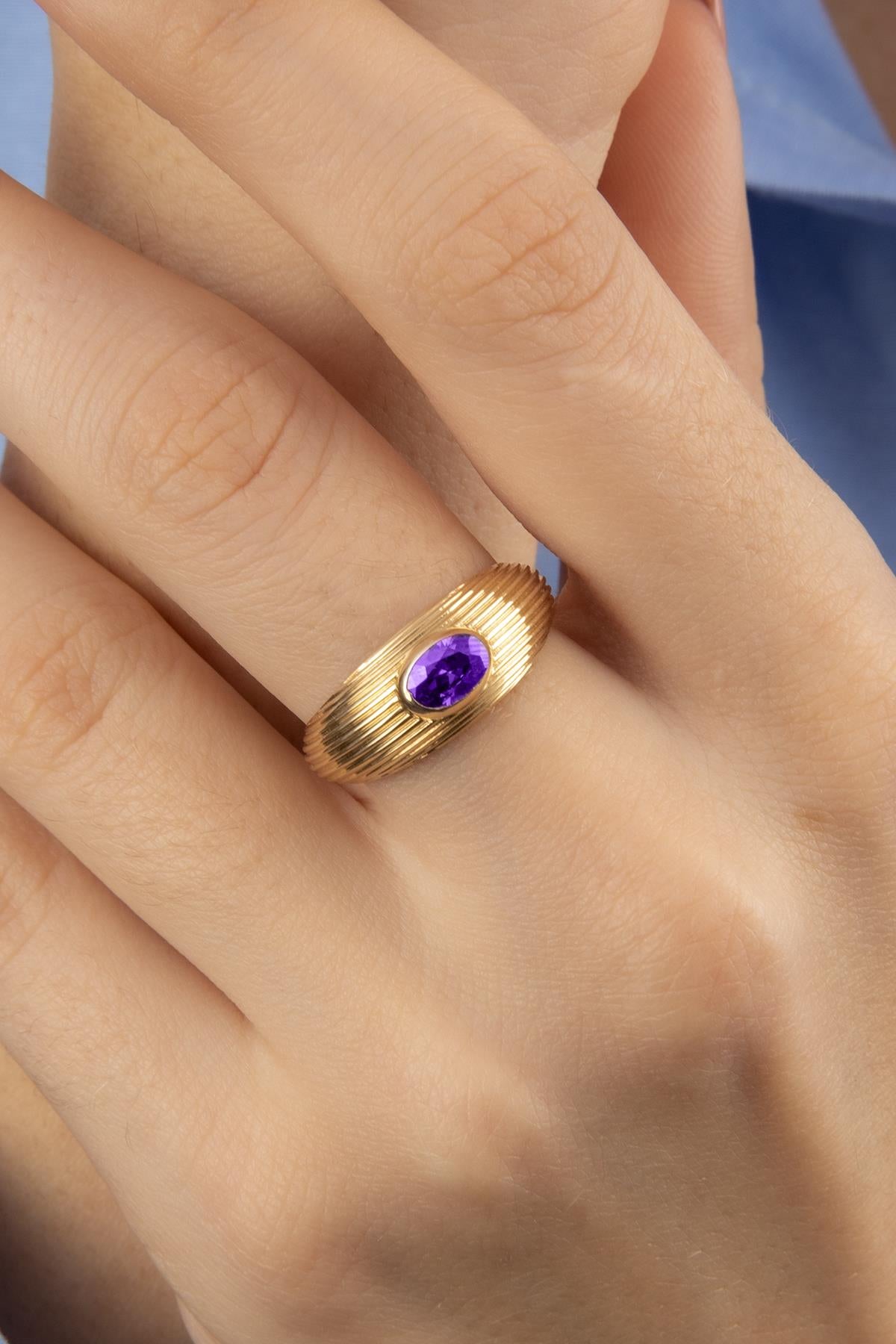 14K Gold Oval Amethyst Stone Ring