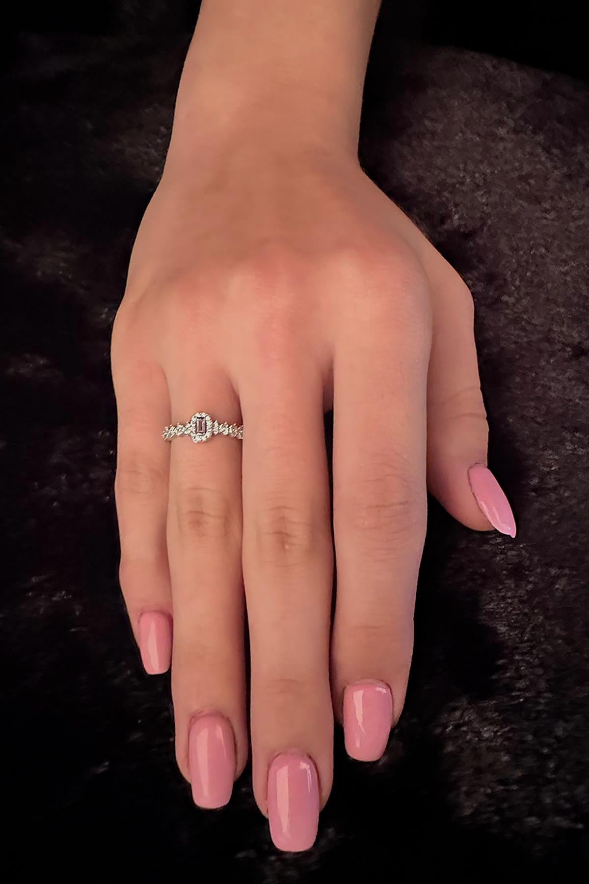 14K Gold Oval Baguette Ring