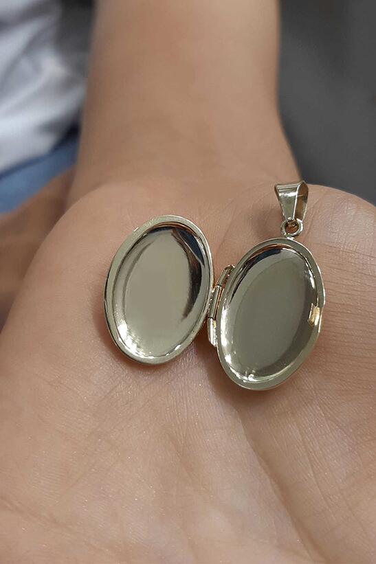 14K Gold Oval With Open Locket Charm