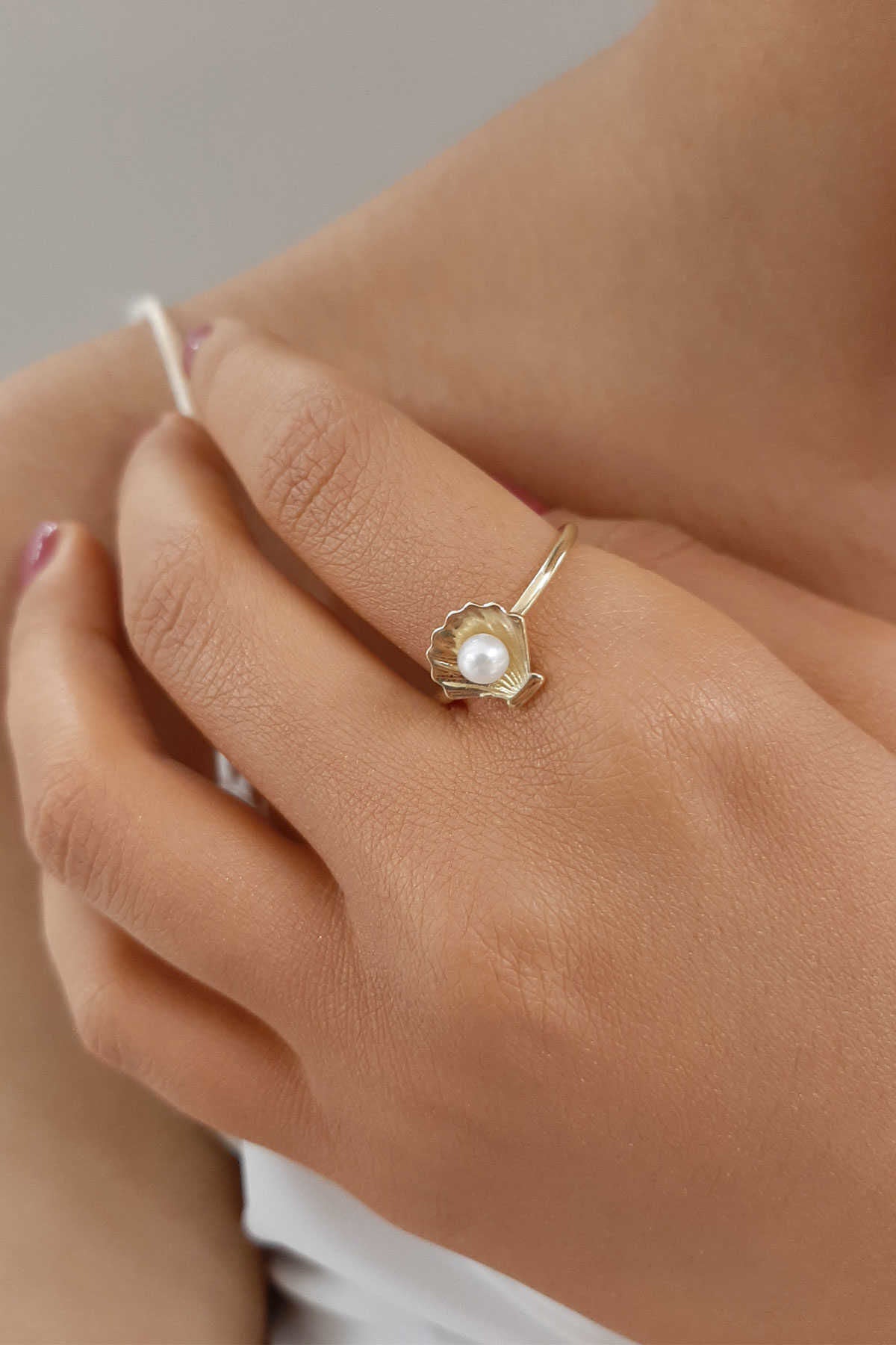 14K Gold Oyster Pearl Ring