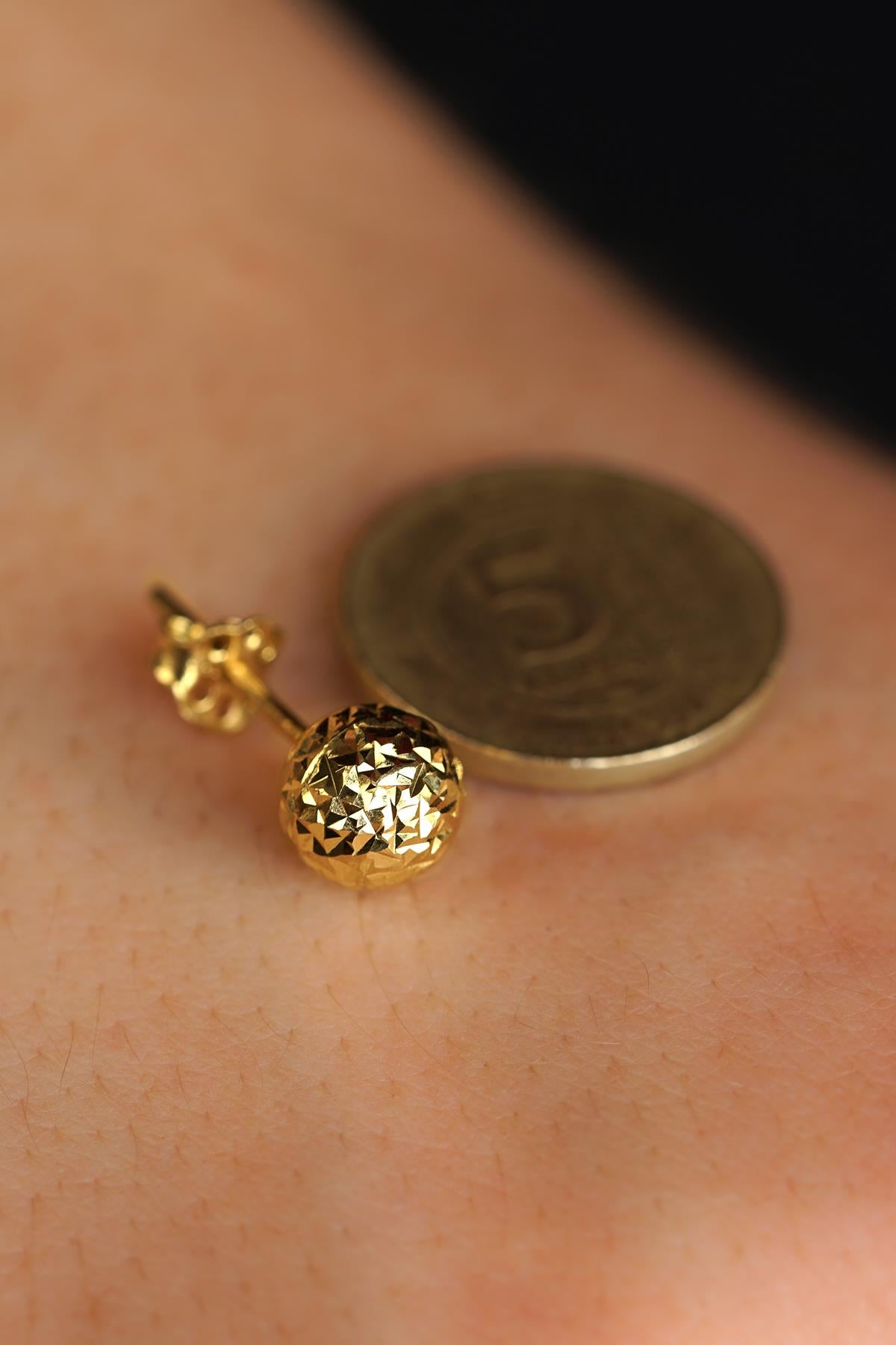 14K Gold Patterned Ball Men’s Earring