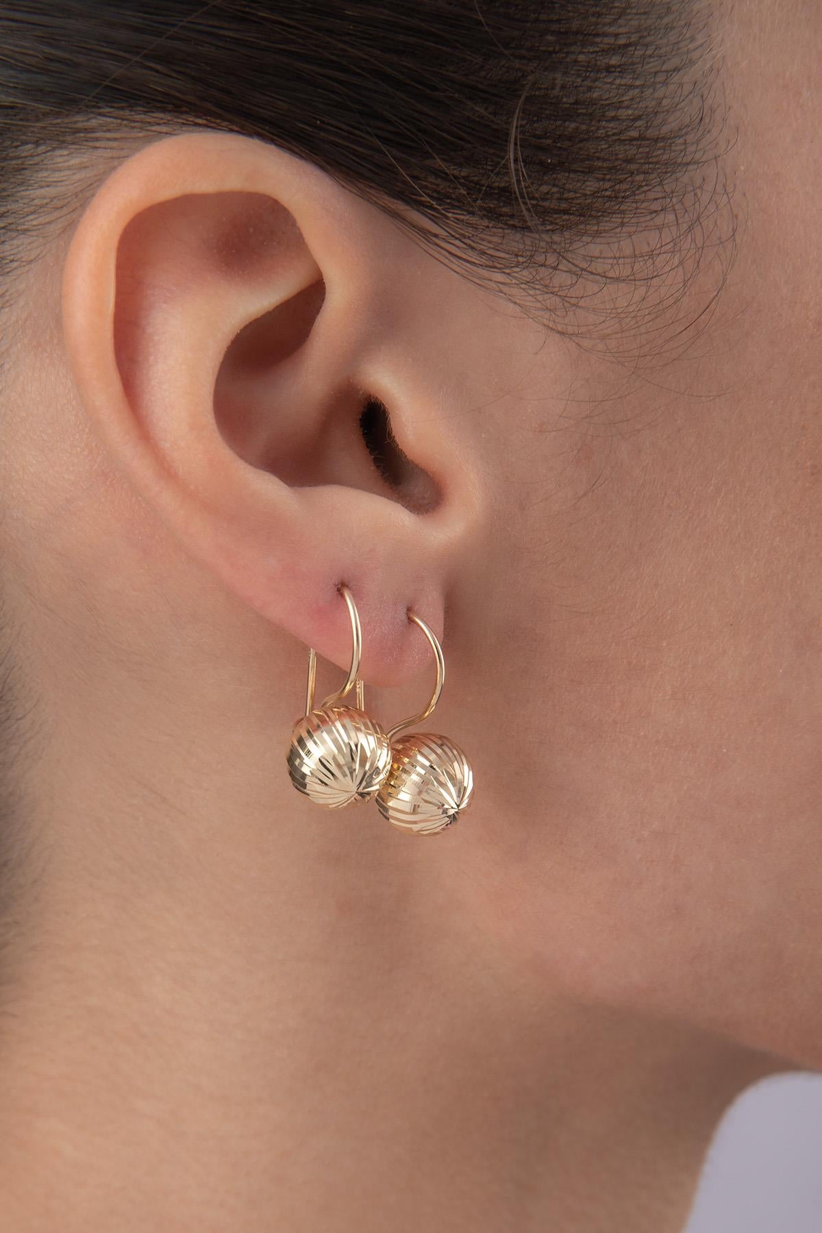 14K Gold Patterned Euroball Earrings ( Medium )