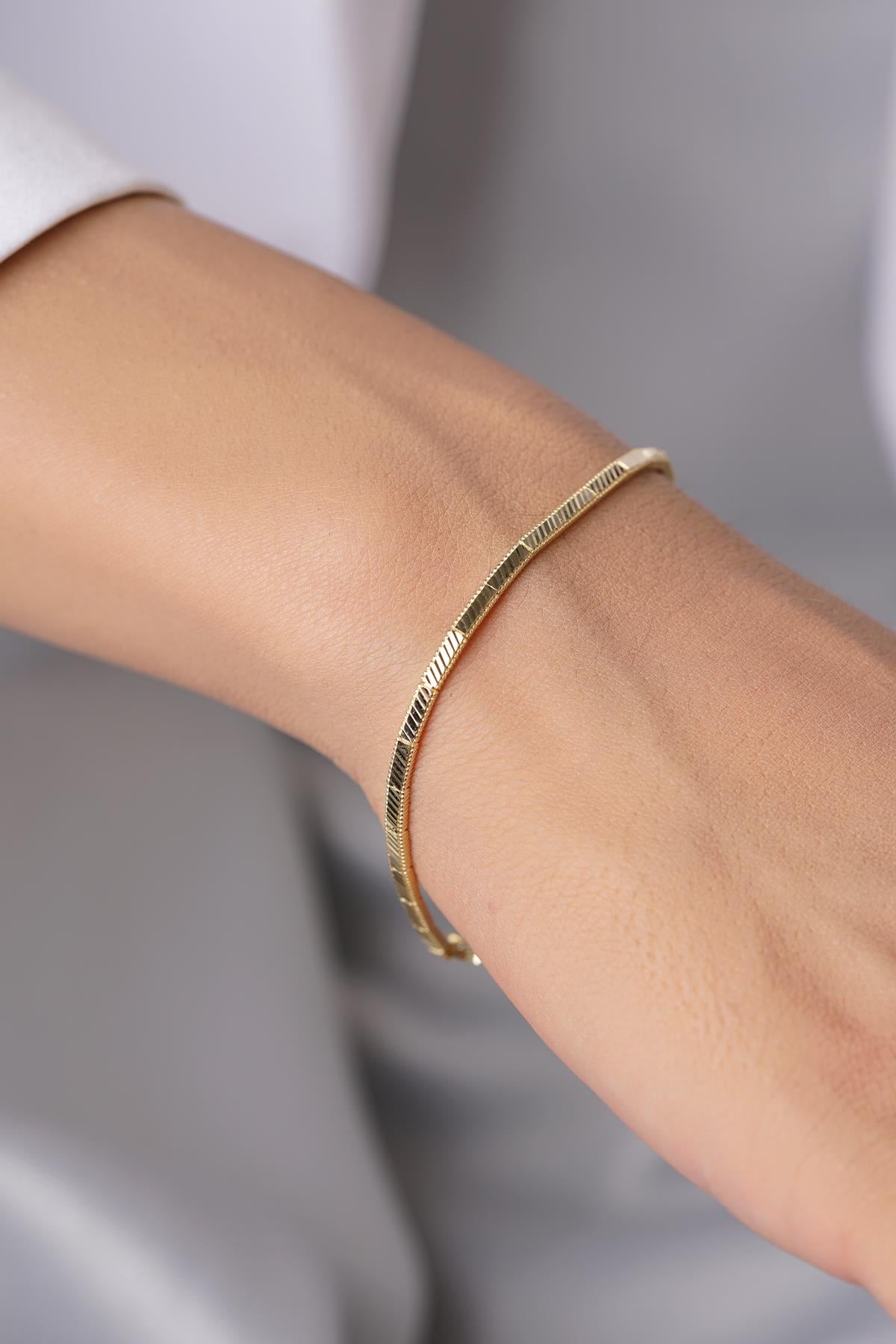 14K Gold Pen-Carved Ajda Bracelet