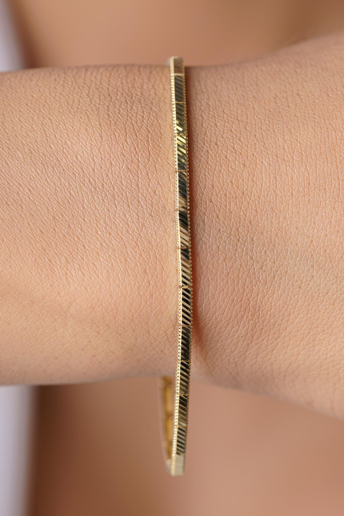 14K Gold Pen-Carved Ajda Bracelet