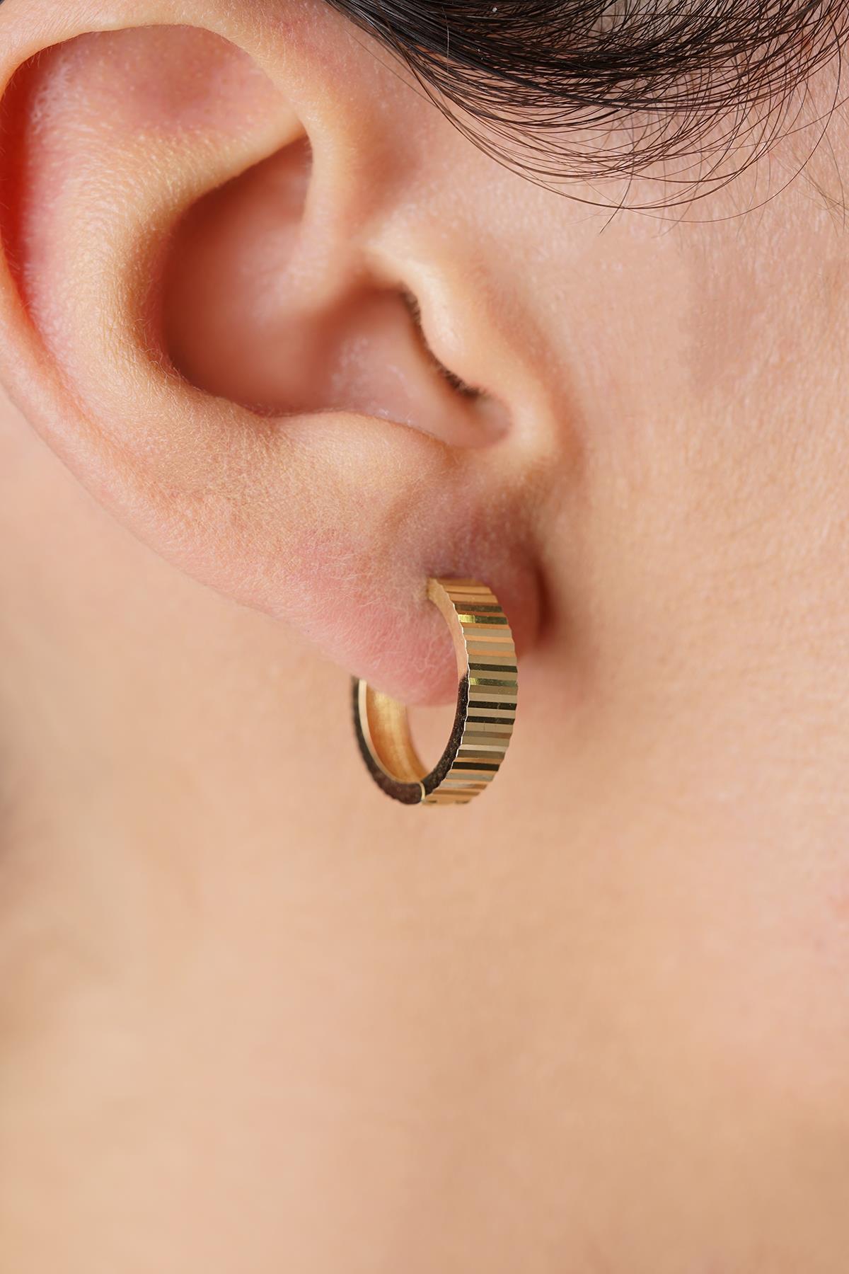 14K Gold Polished Hoop Earrings