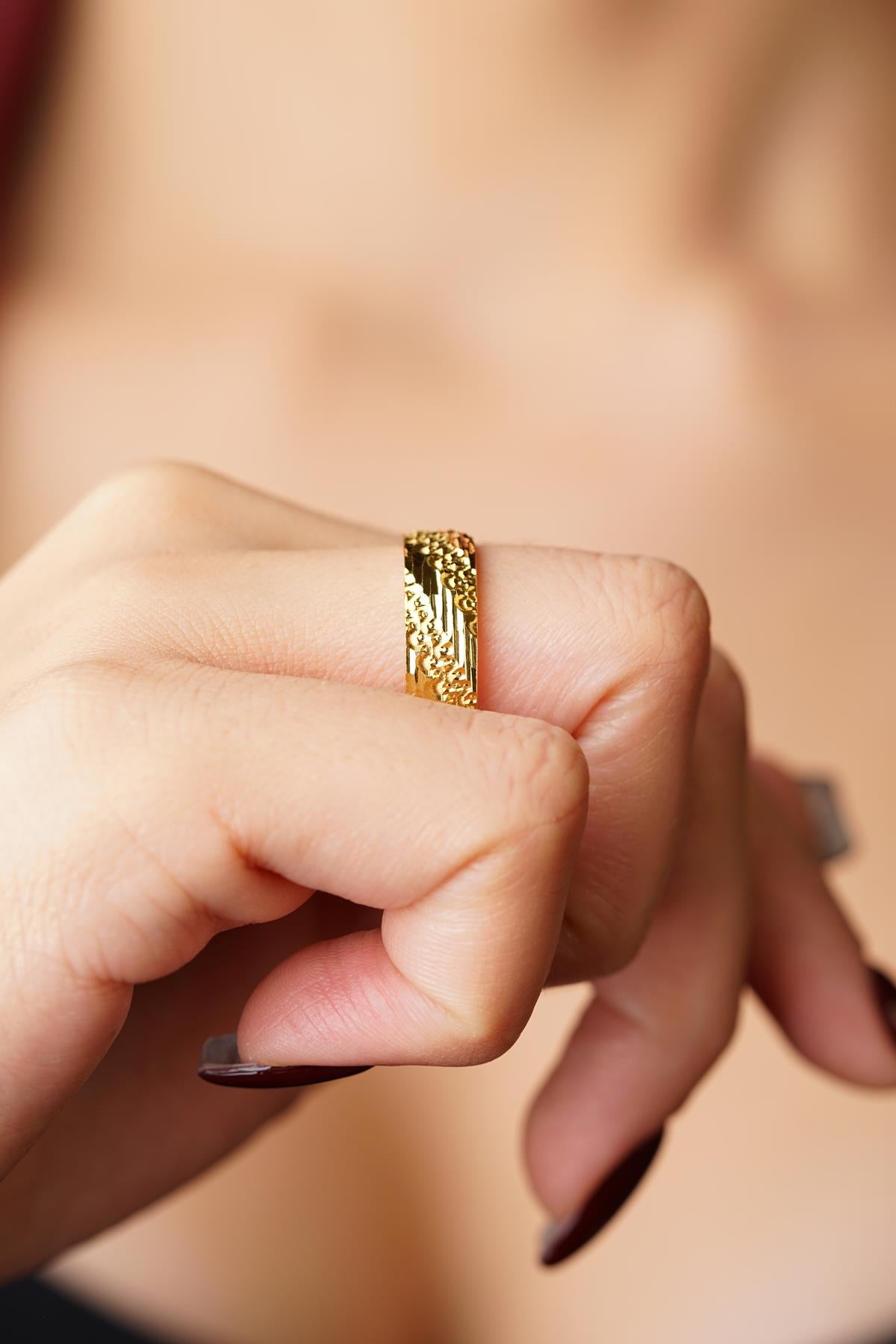 14K Gold Promessa Wedding Band