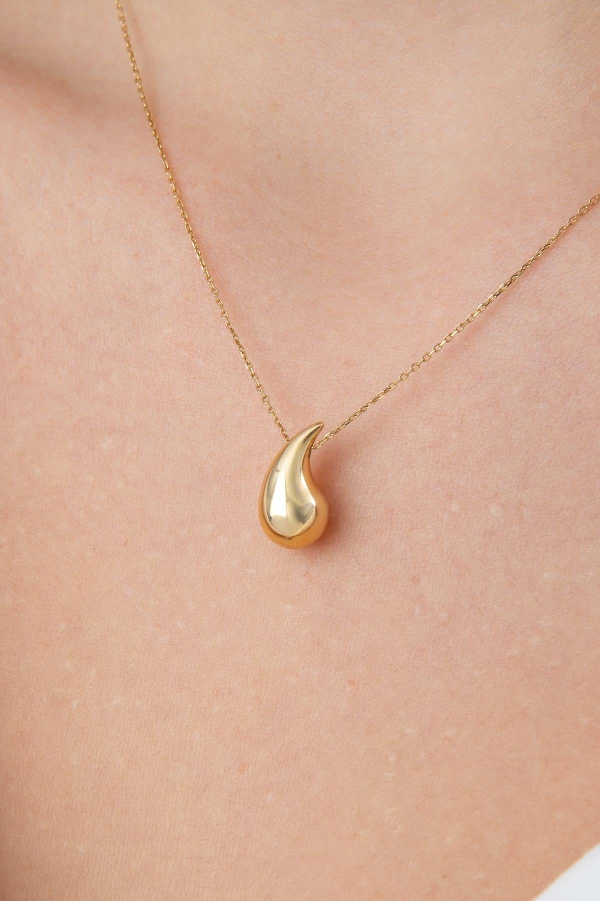 14K Gold Puff Drop Shape Necklace