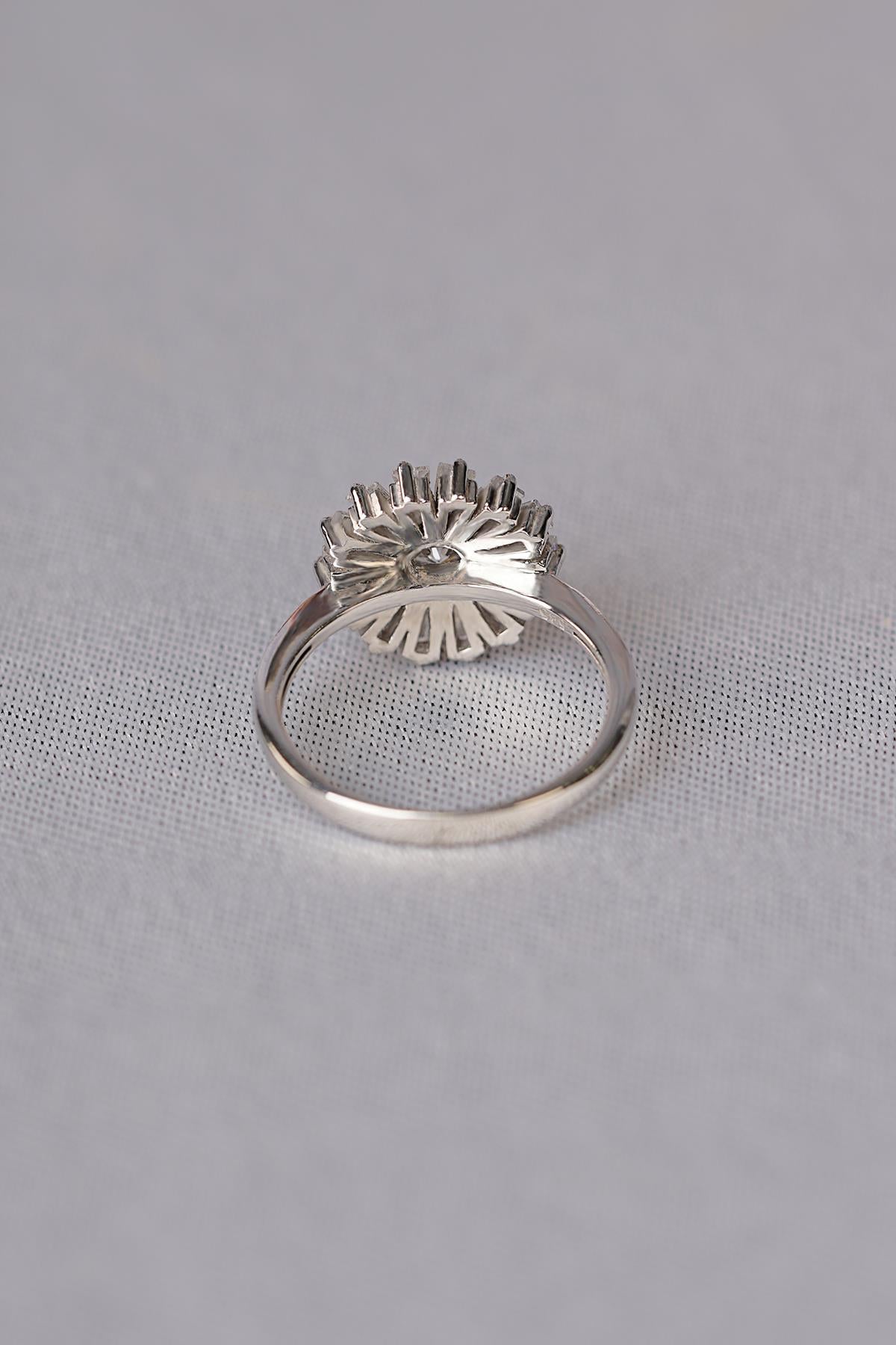 14K Gold Rose Shaped Baguette Ring