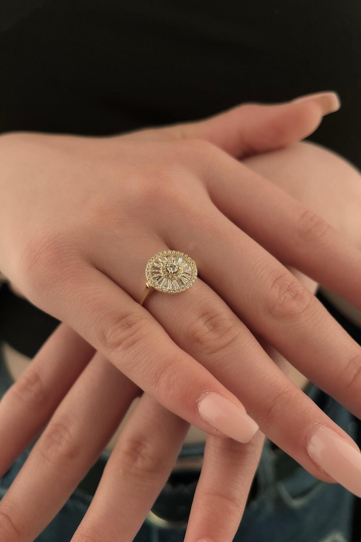 14K Gold Round Baguette Ring