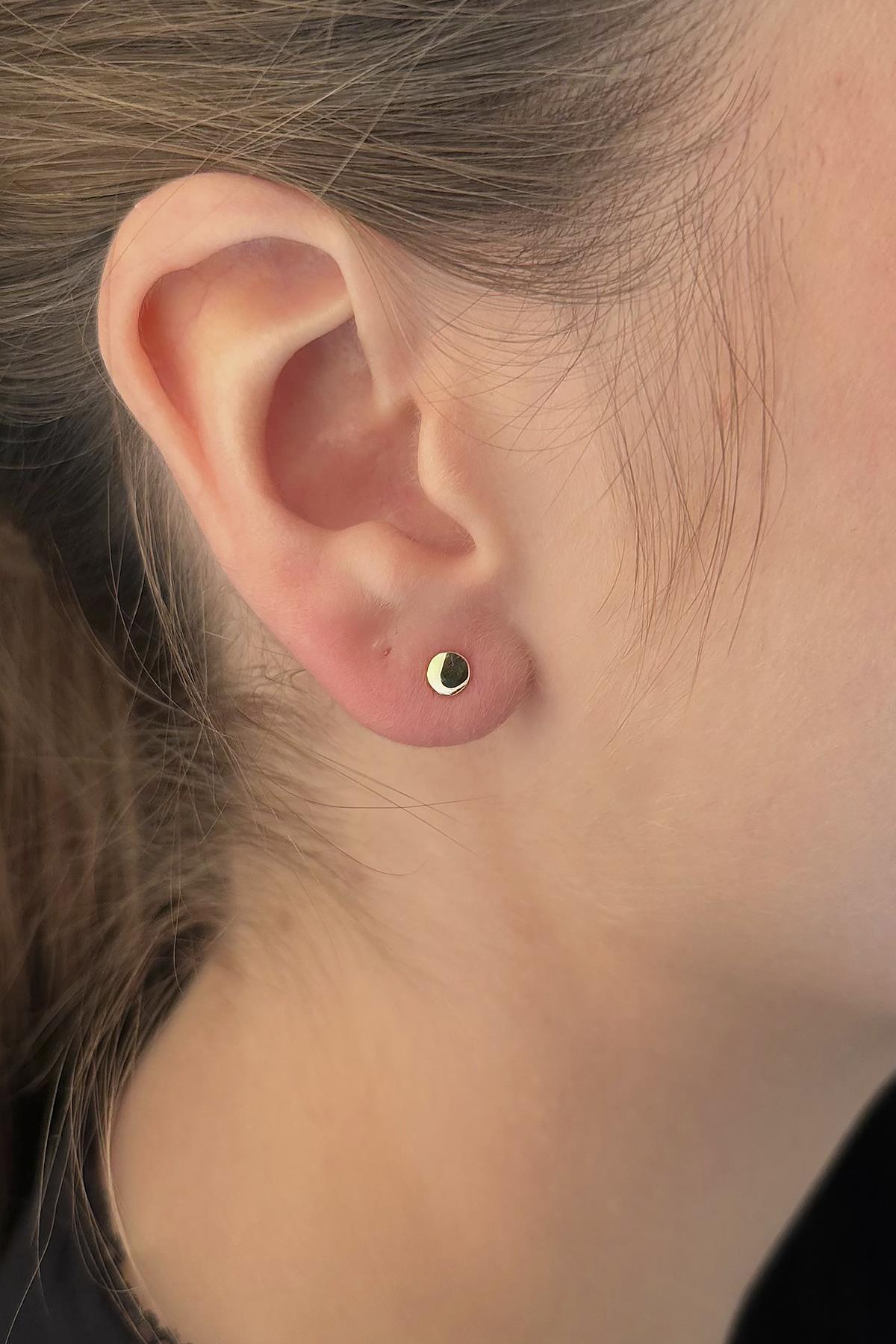 14K Gold Round Flat Stud Earrings