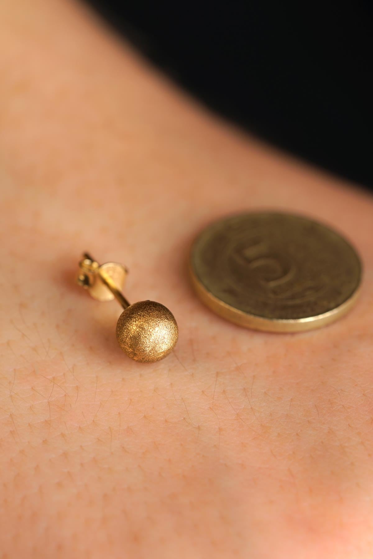 14K Gold Sandblasted Ball Men’s Earring