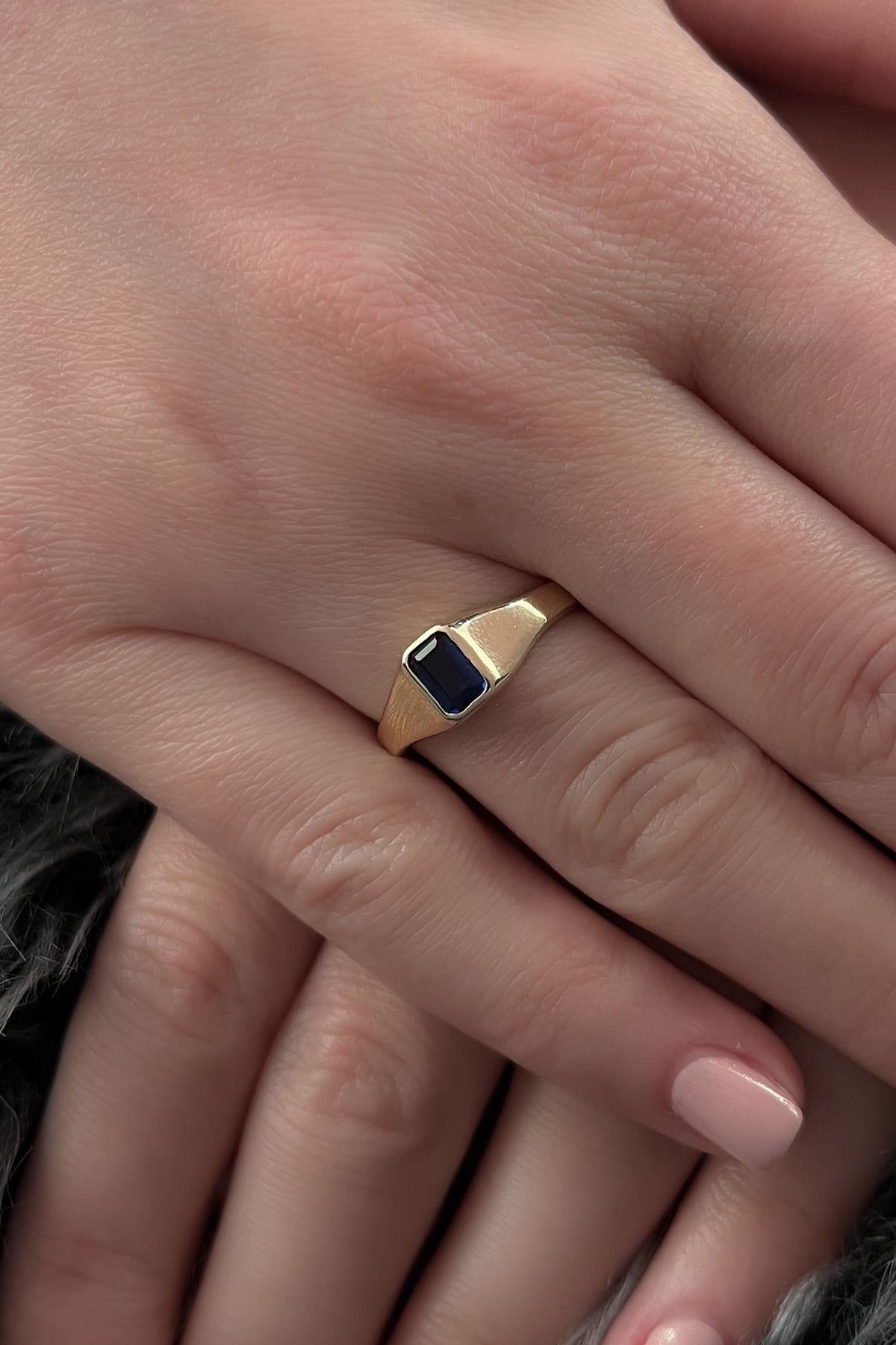 14K Gold Sapphire Solitaire Ring