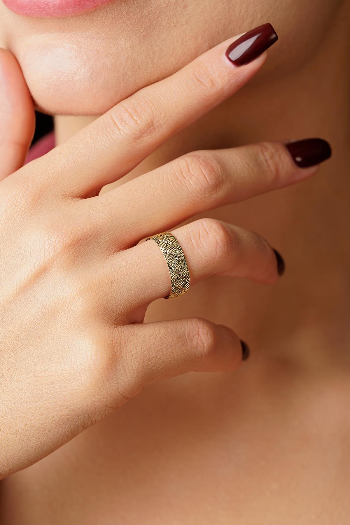 14K Gold Semifreddo Wedding Band