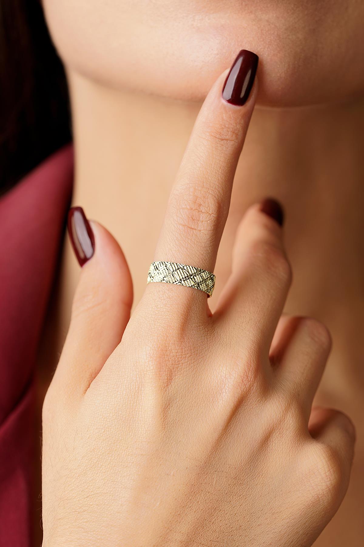 14K Gold Semifreddo Wedding Band