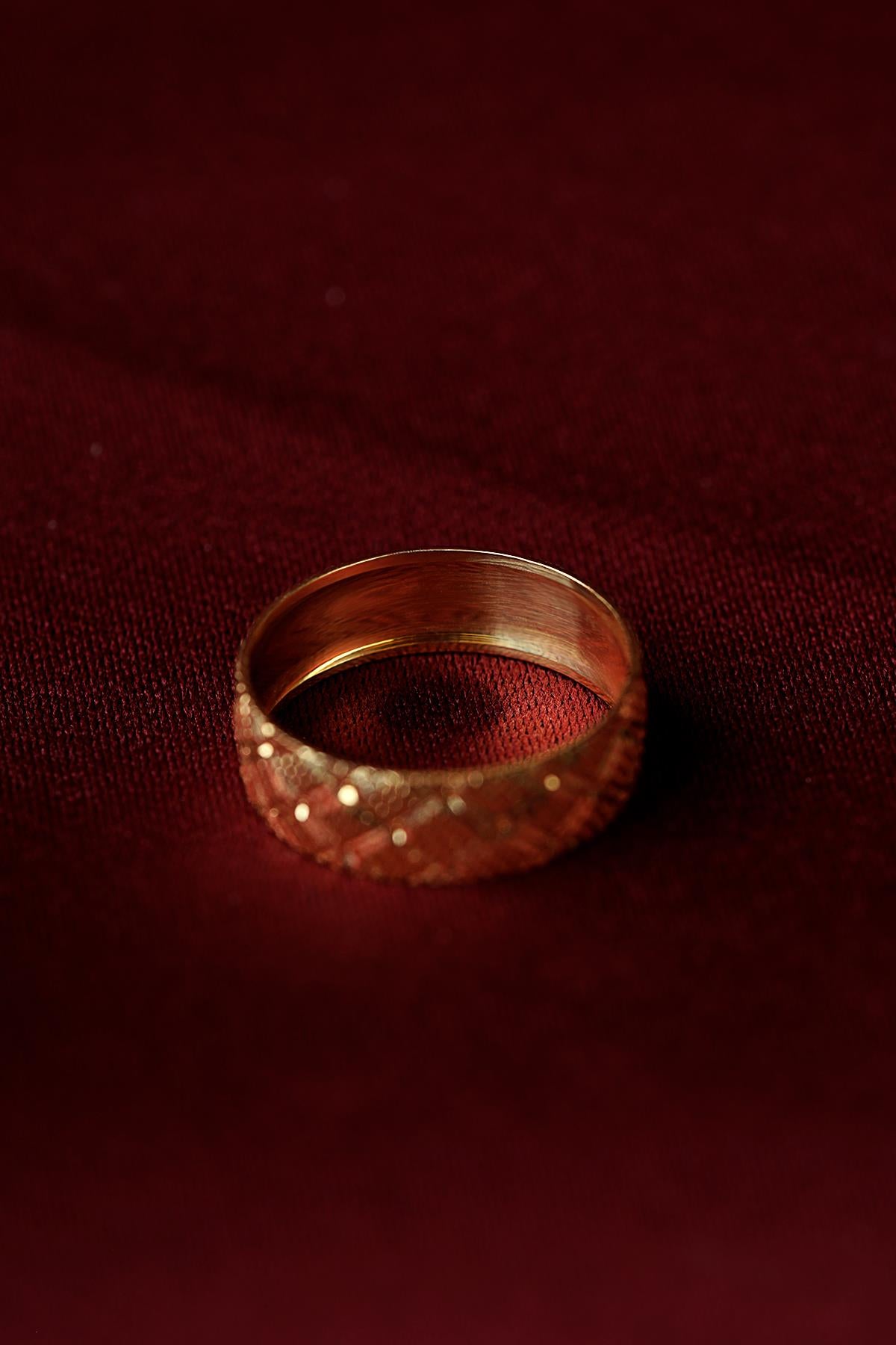 14K Gold Semifreddo Wedding Band