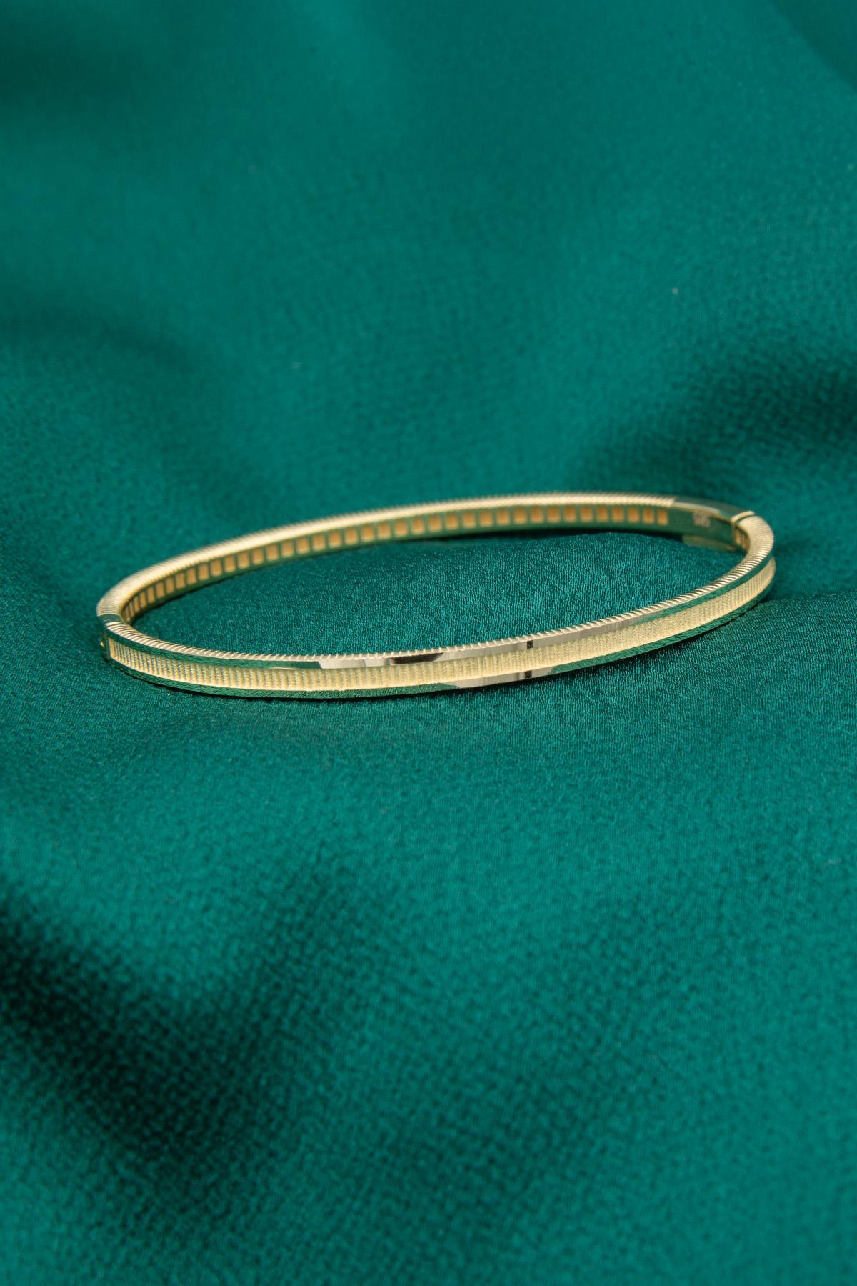 14K Gold Shiny Bracelet