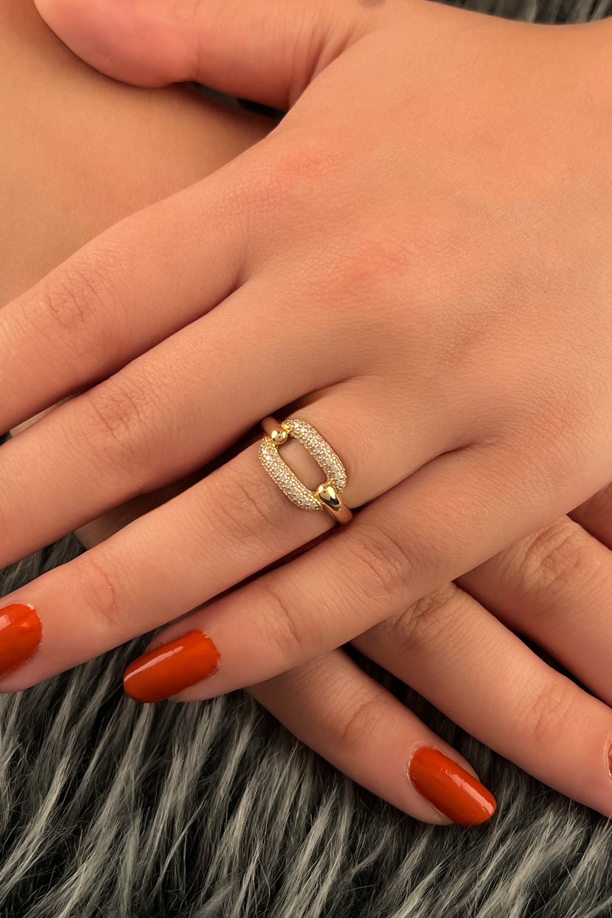 14K Gold Single Loop Paperclip Ring