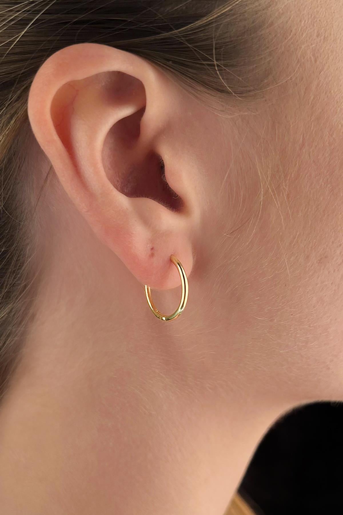 14K Gold Slim Medium Hoop Earrings