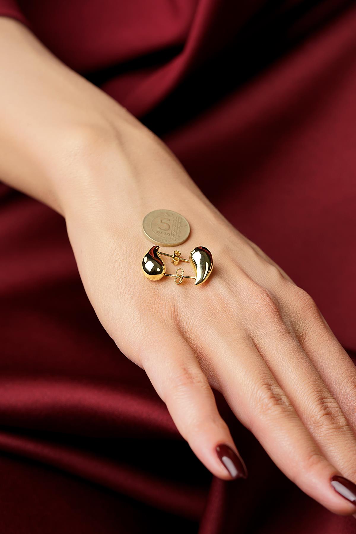 14K Gold Small Drop Shape Earrings