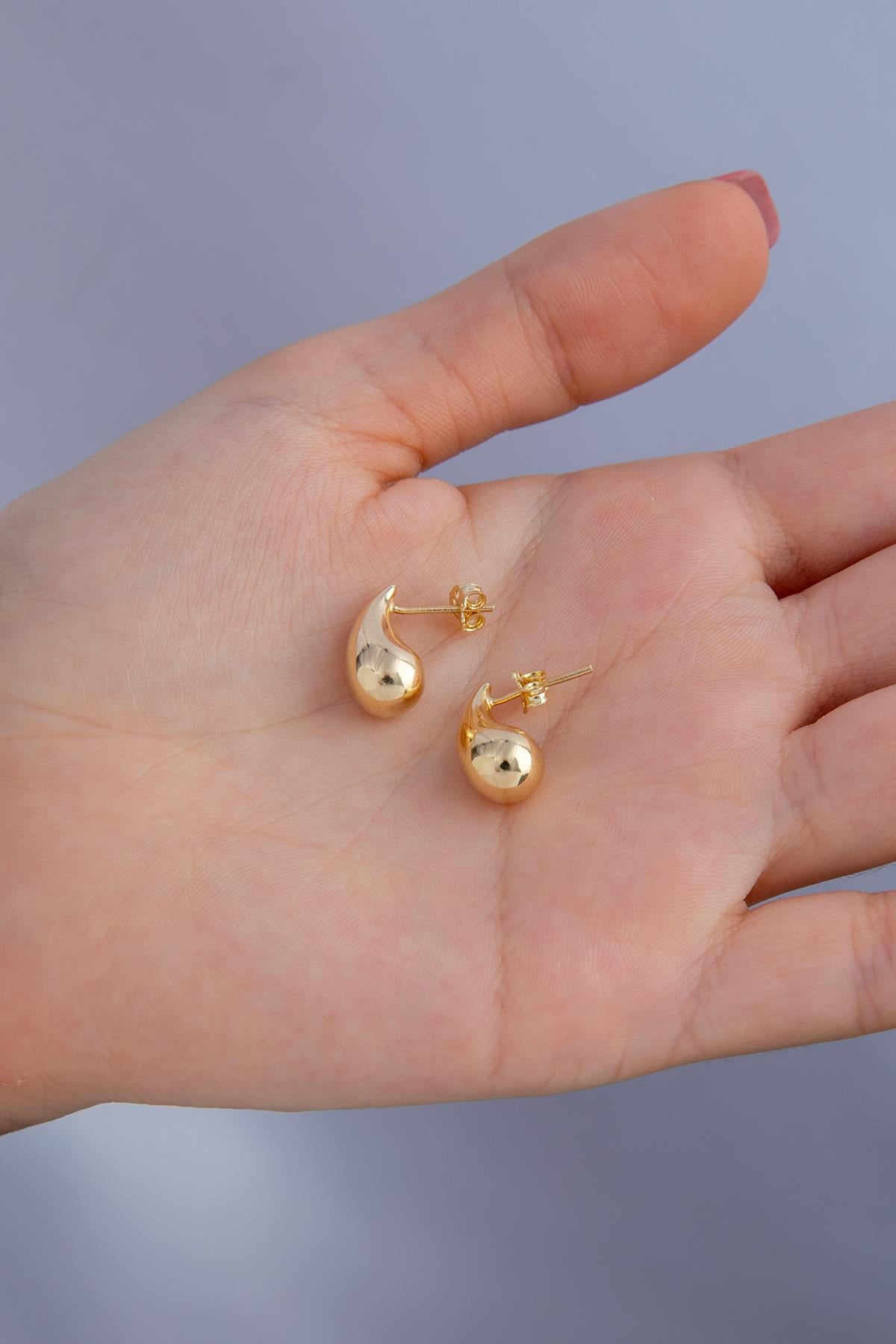 14K Gold Small Drop Shape Earrings