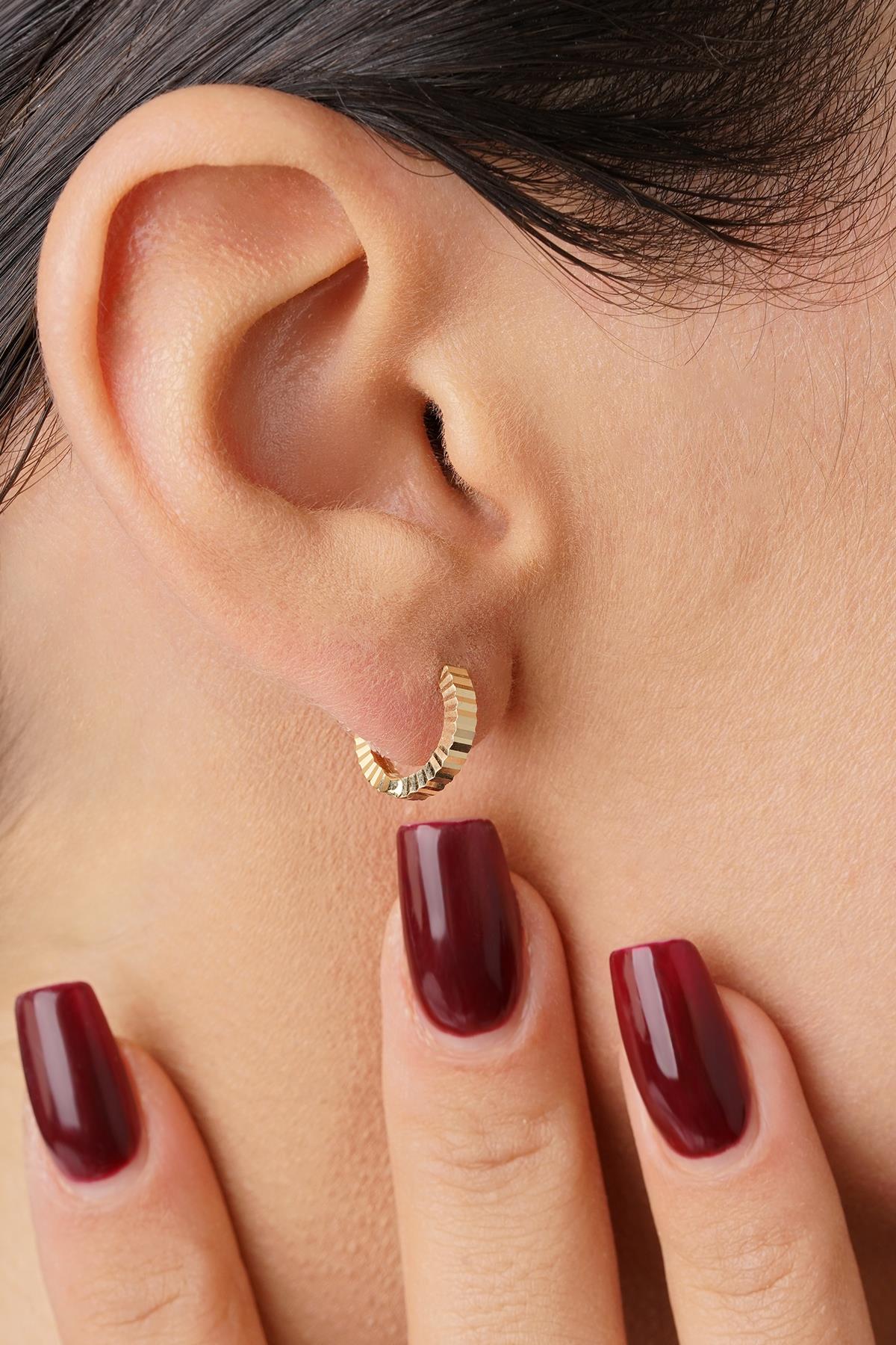 14K Gold Small Textured Hoop Earrings