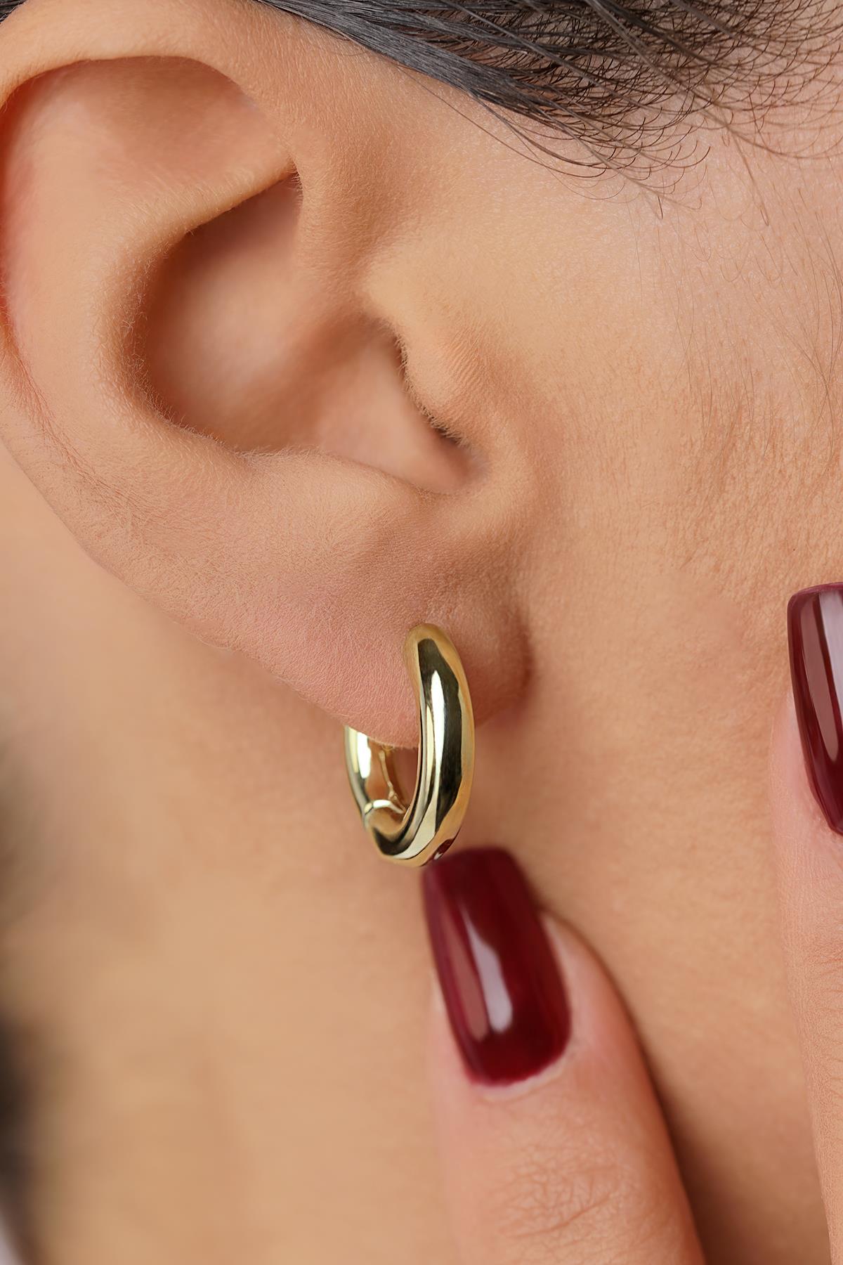 14K Gold Smooth Cylinder Hoop Earrings