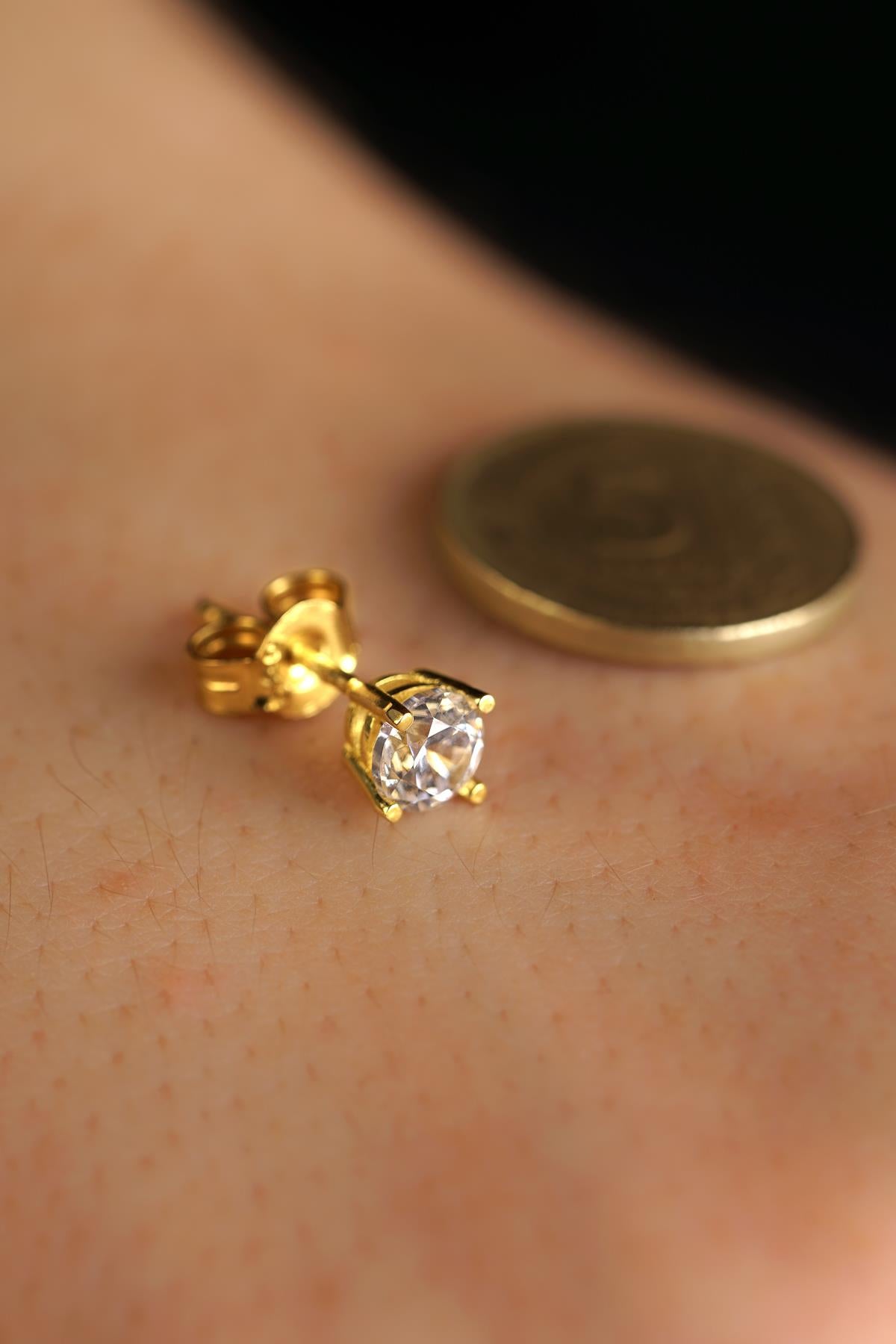 14K Gold Solitaire Men’s Earring