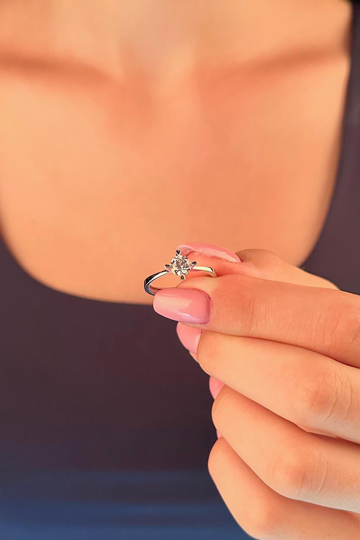 14K Gold Solitaire Ring 4