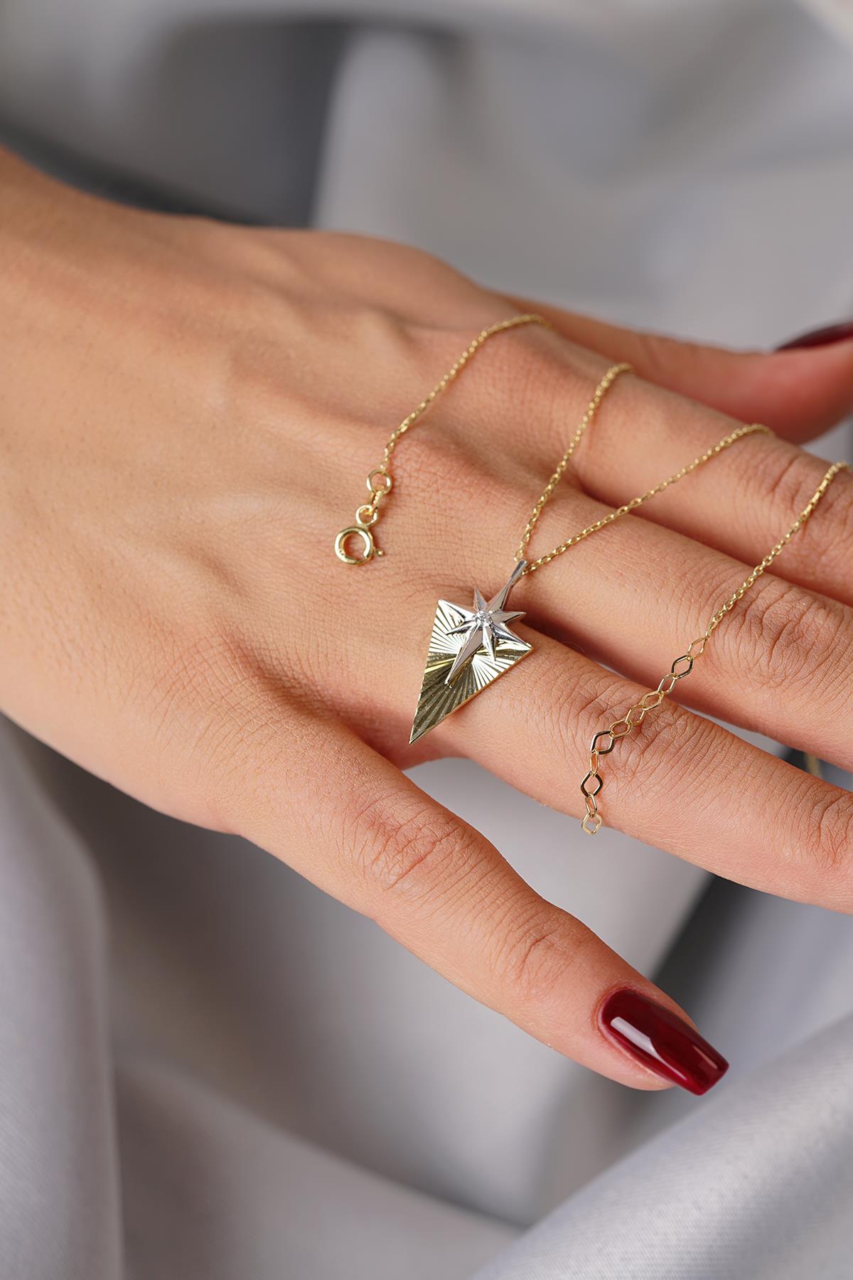 14K Gold Sparkling North Star Necklace with Solitaire Detail