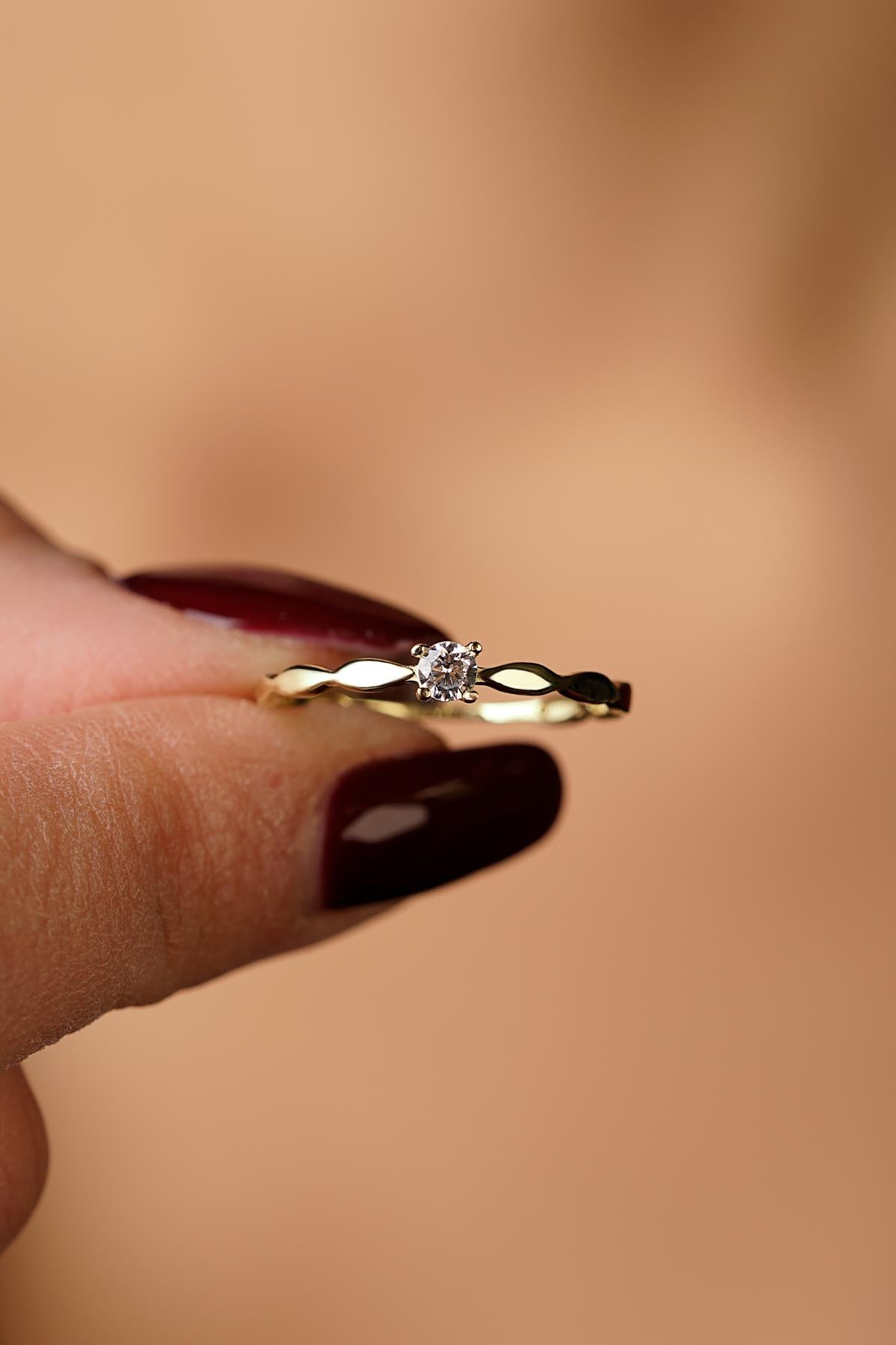 14K Gold Sparkling Solitaire Ring