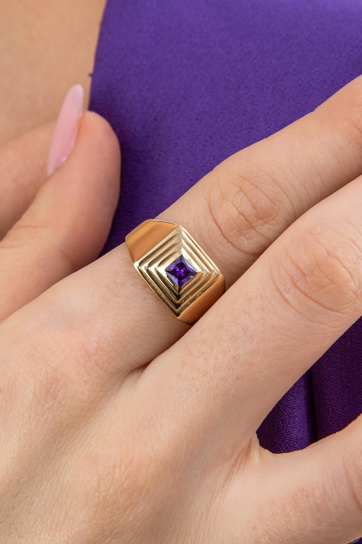 14K Gold Square Striped Amethyst Stone Ring