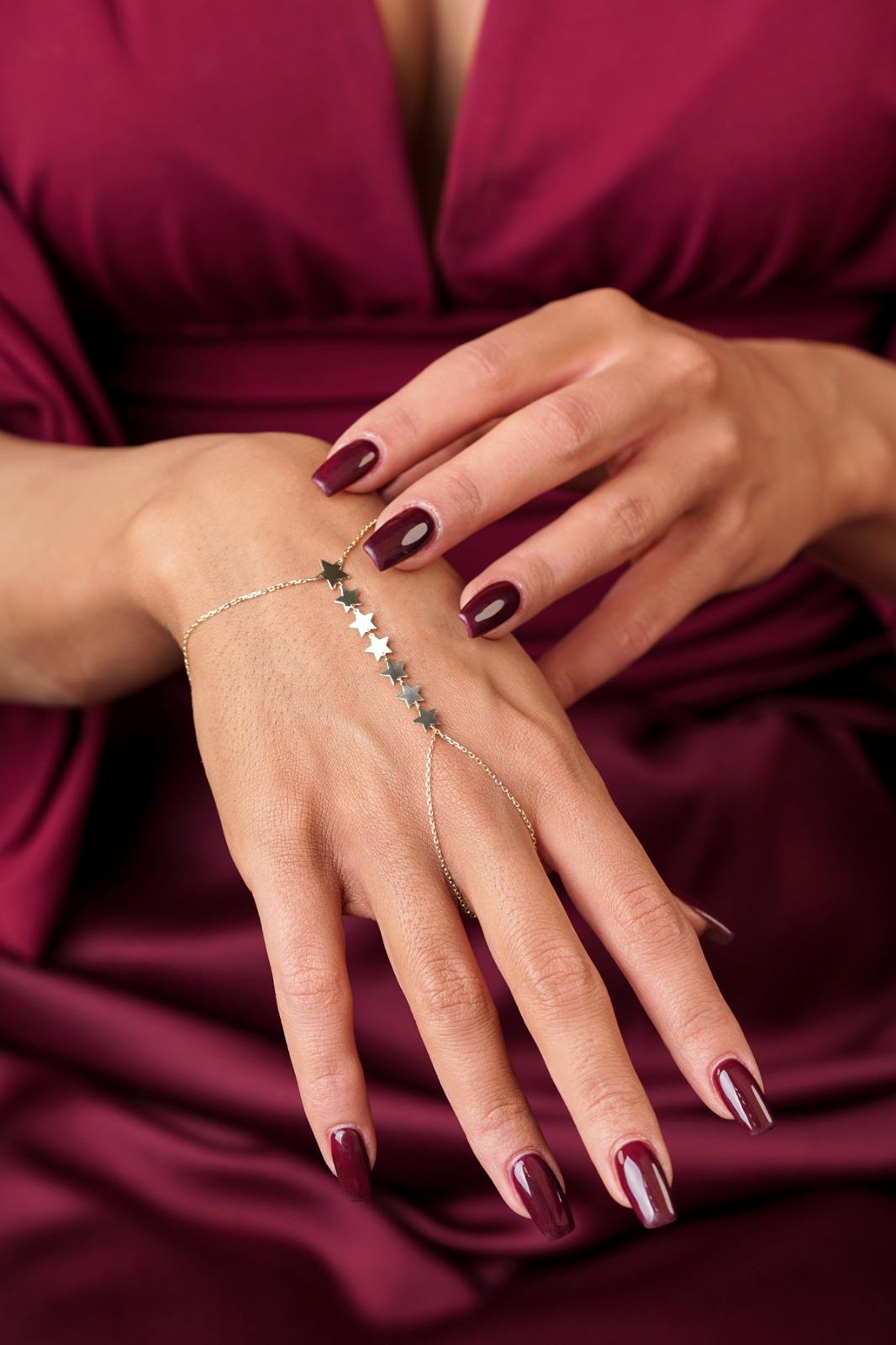 14K Gold Star Sequence Hand Chain