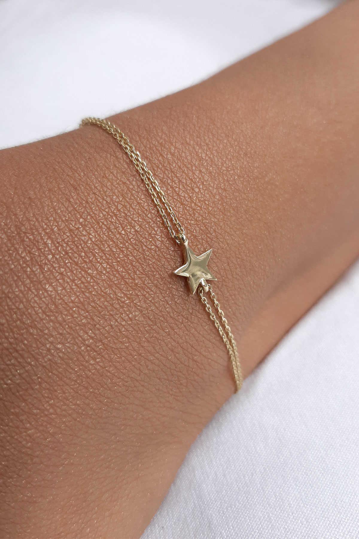 14K Gold Star Shape Bracelet