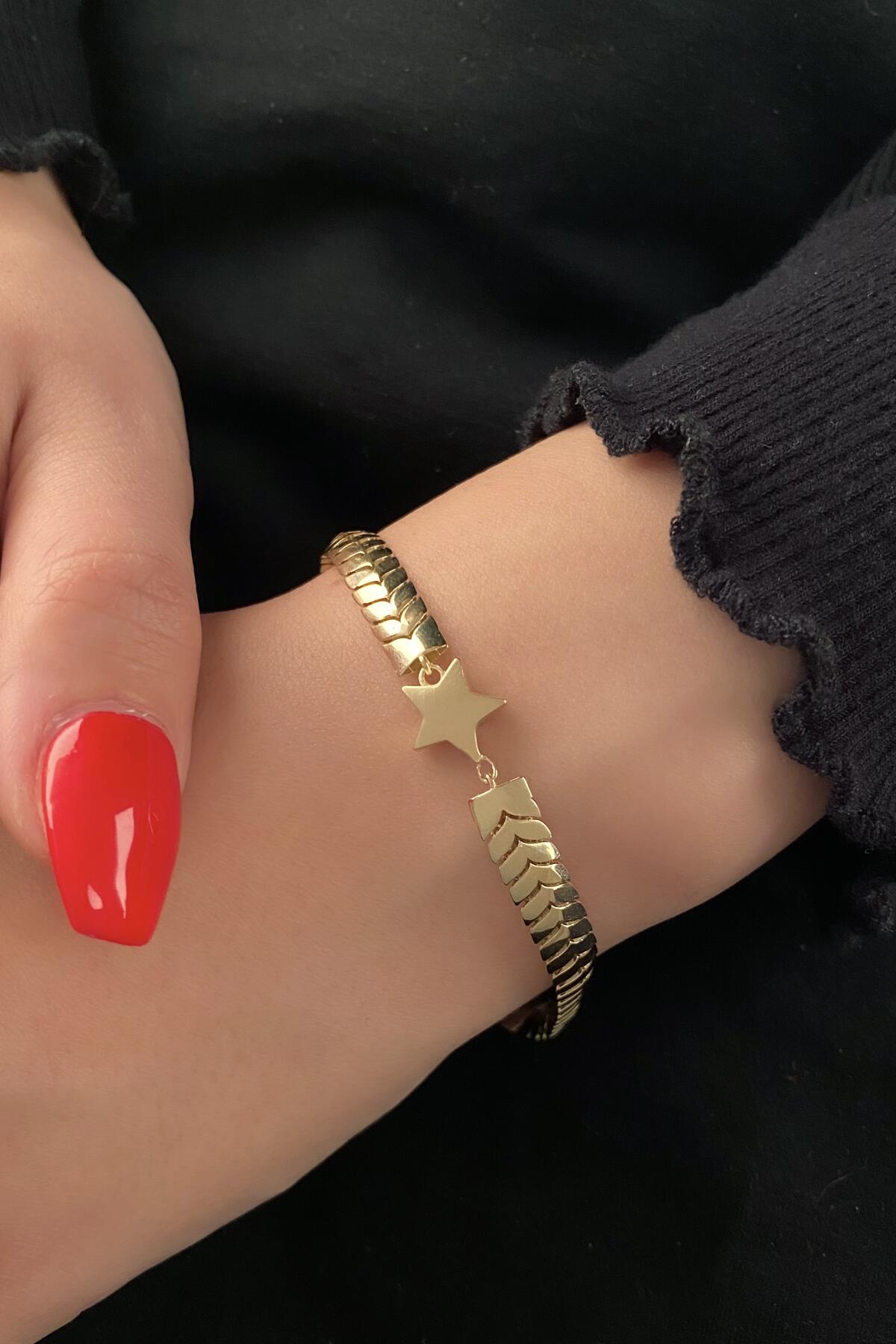 14K Gold Star Shape Wide Snake Bracelet