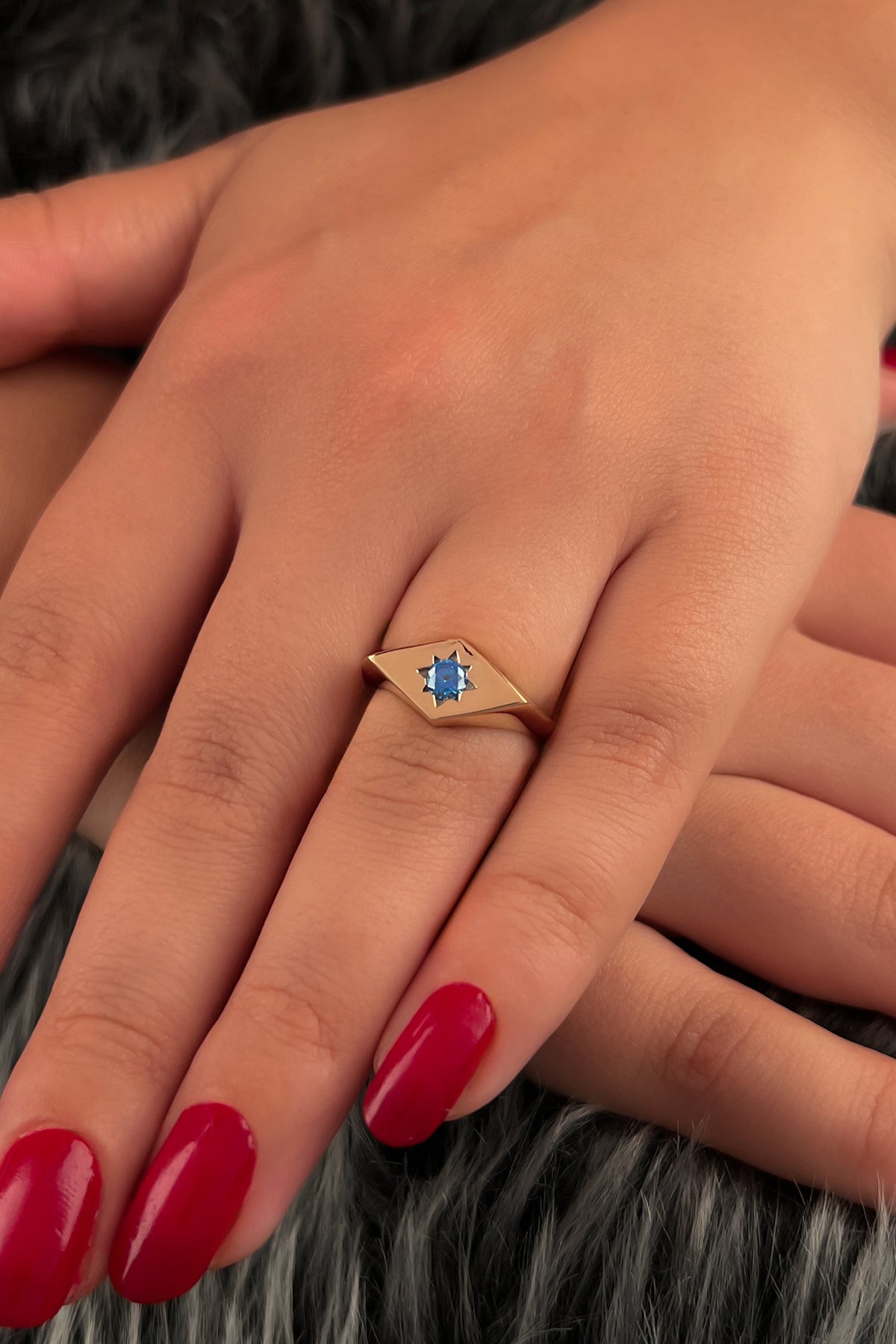 14K Gold Starlight Aquamarine Ring