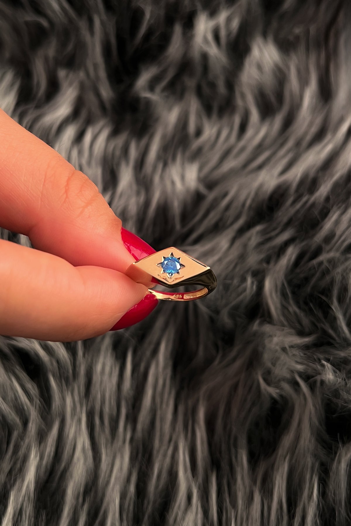 14K Gold Starlight Aquamarine Ring