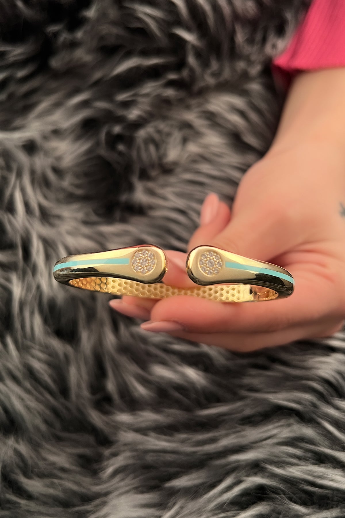 14K Gold Stone Dome Teardrop Bangle Bracelet