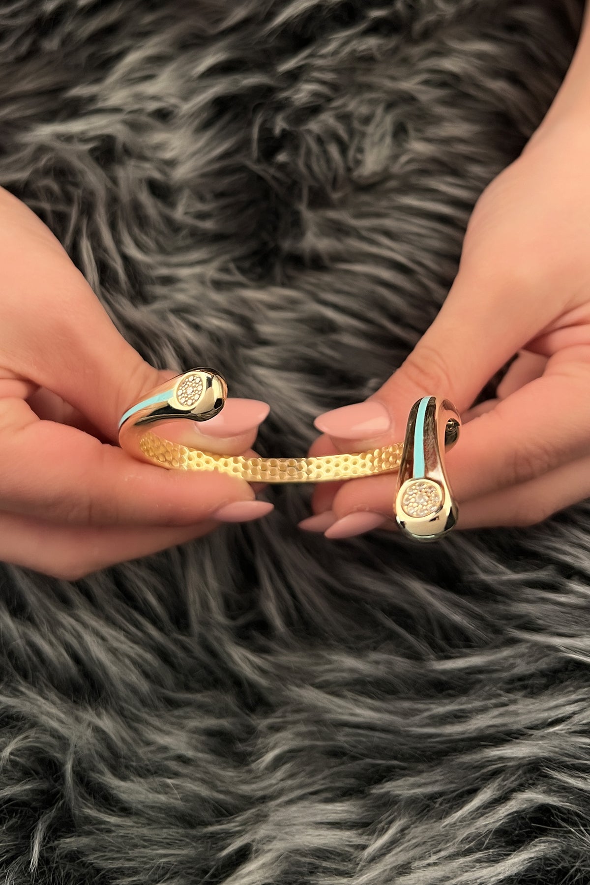 14K Gold Stone Dome Teardrop Bangle Bracelet