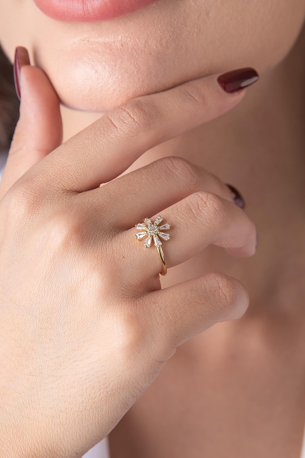 14K Gold Stone Flower Ring