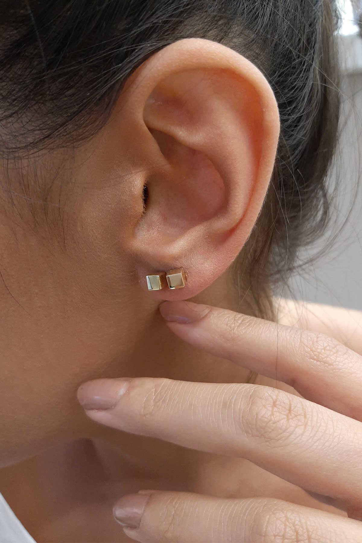14K Gold Cube Stud  Earrings