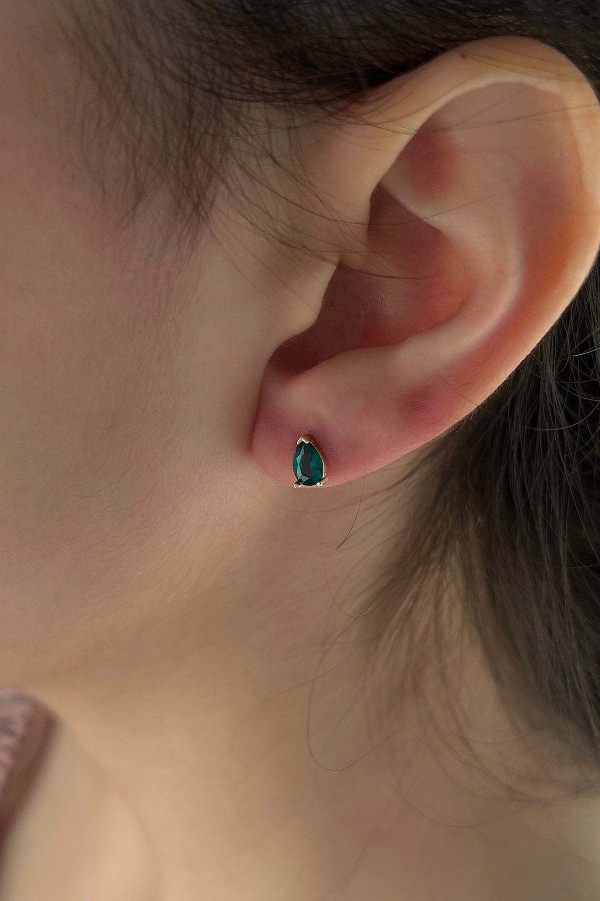 14K Gold Stud Root Emerald Stone Drop Shape Earrings