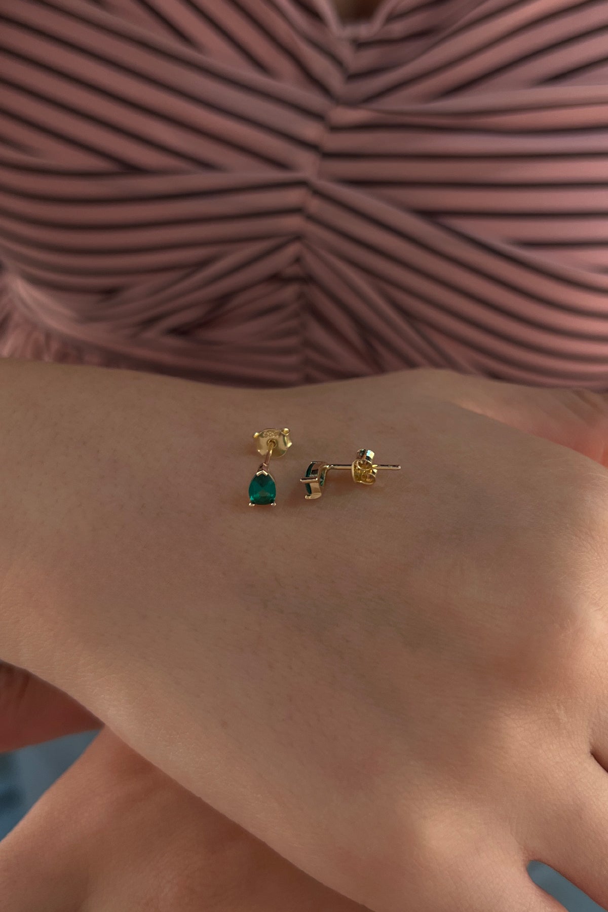 14K Gold Stud Root Emerald Stone Drop Shape Earrings